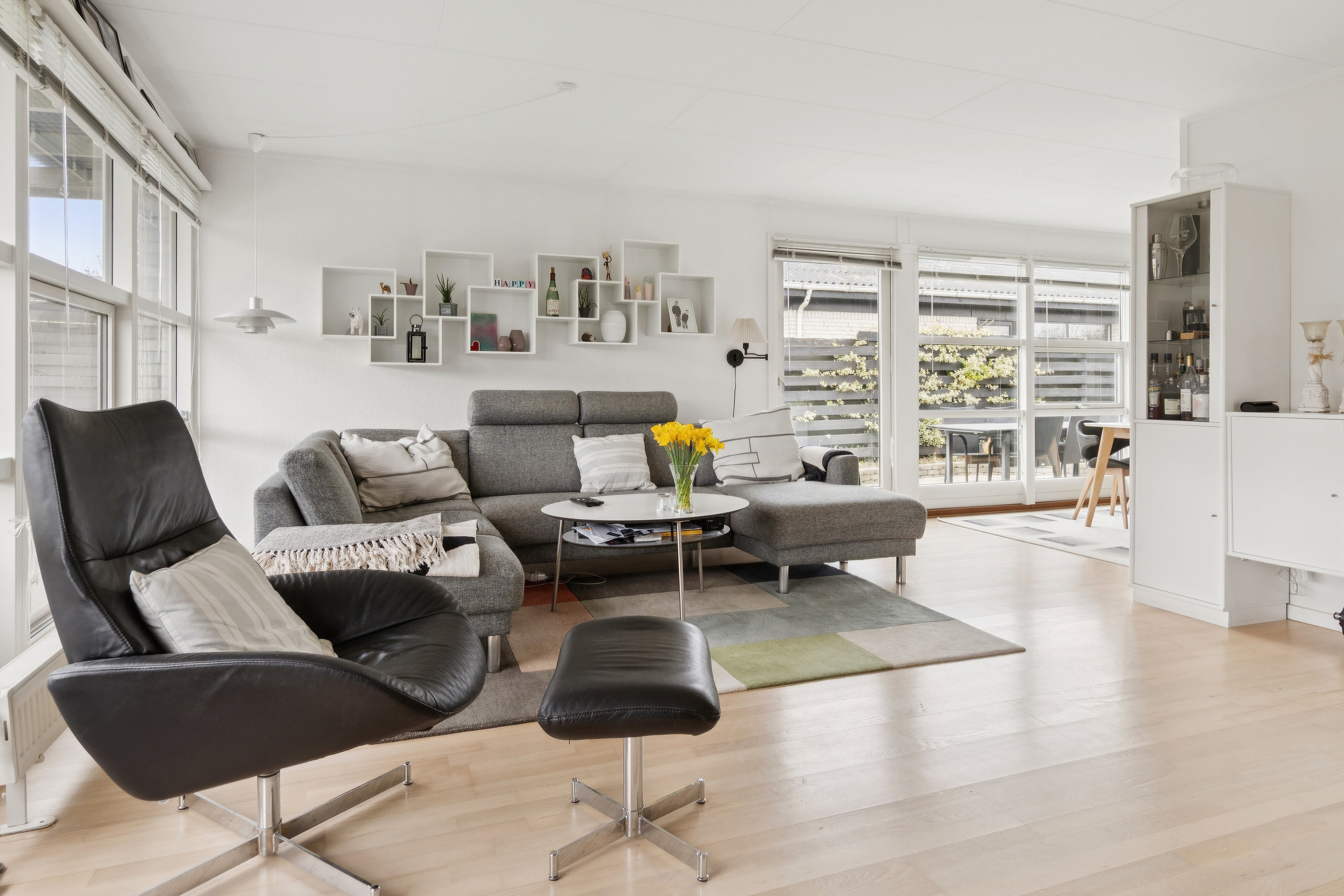 Fremhævet stue billede i fuldskærmstilstand. Billede af Nørbyholm 16, 2650 Hvidovre