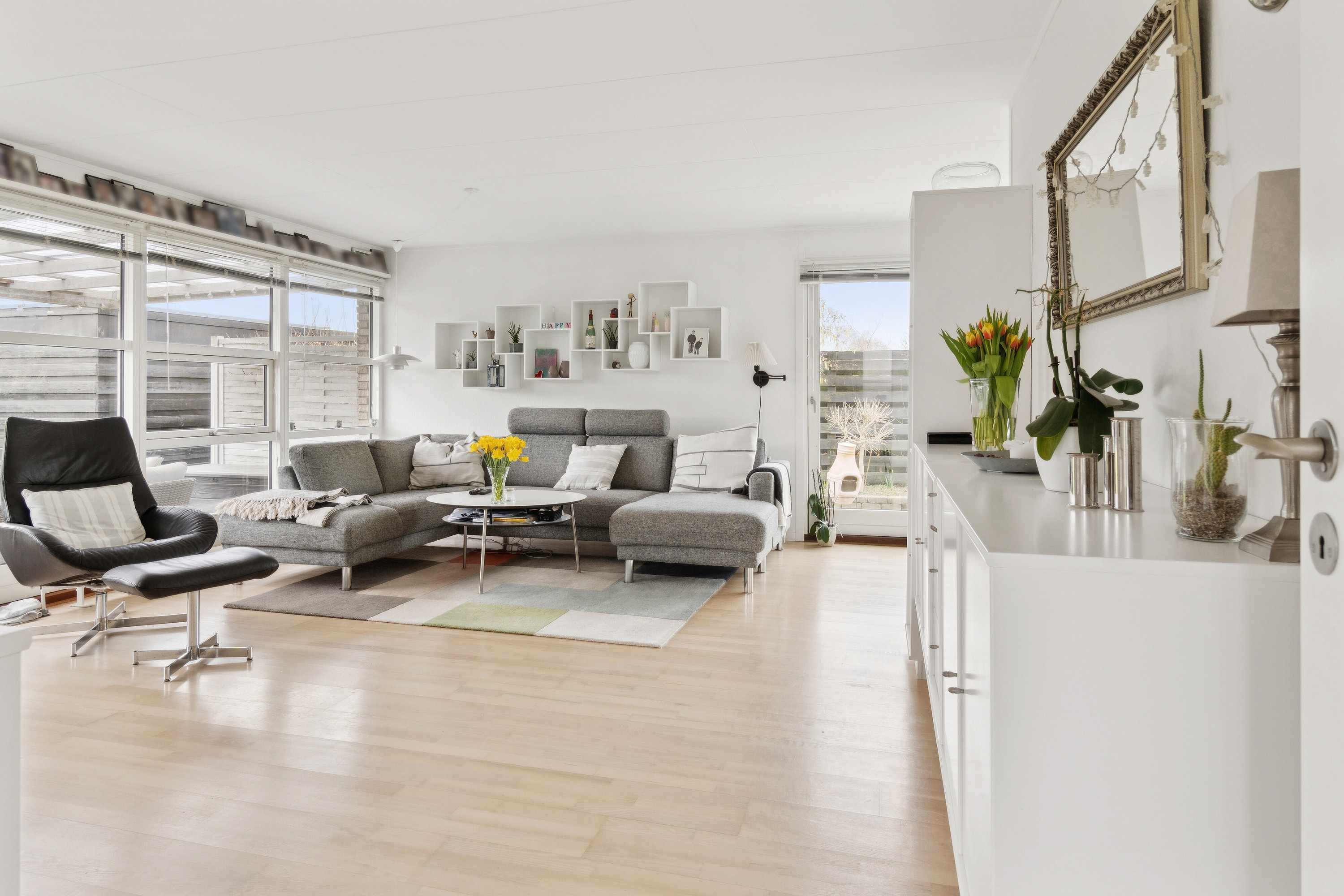 Fremhævet stue billede i fuldskærmstilstand. Billede af Nørbyholm 16, 2650 Hvidovre