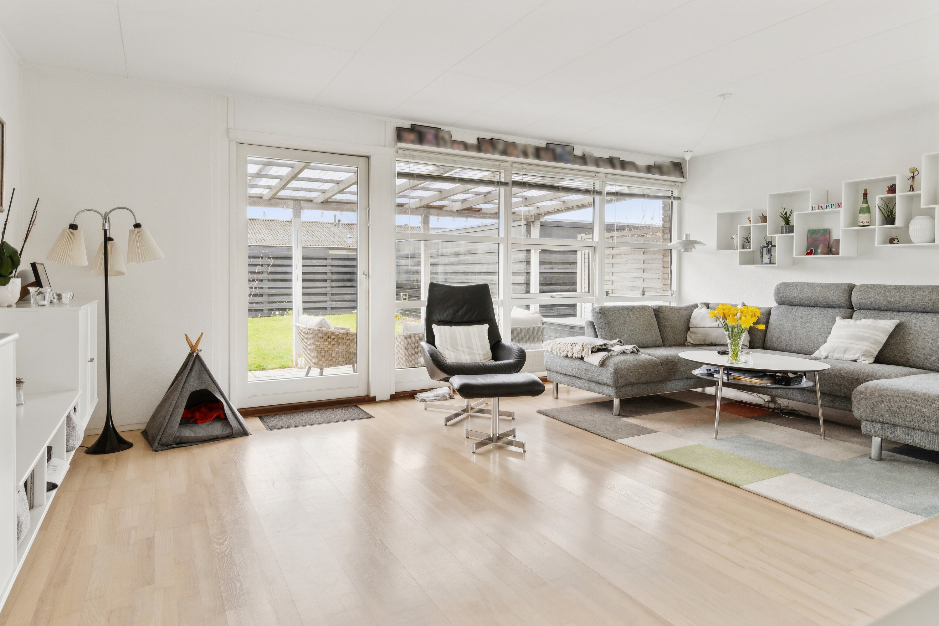 Fremhævet stue billede i fuldskærmstilstand. Billede af Nørbyholm 16, 2650 Hvidovre