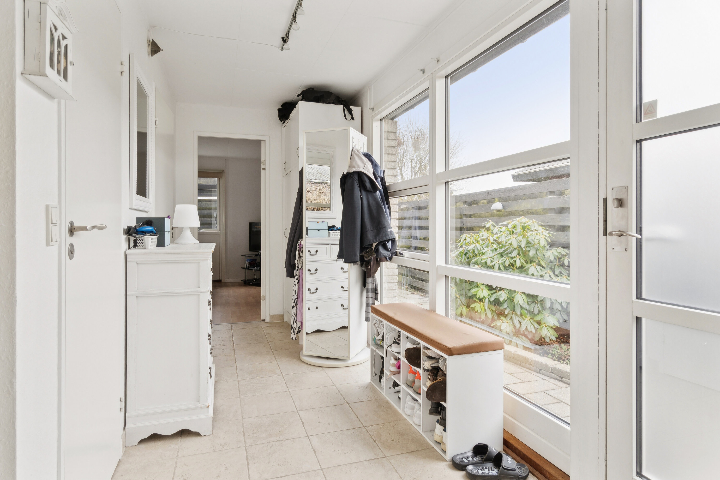 Fremhævet gang billede i fuldskærmstilstand. Billede af Nørbyholm 16, 2650 Hvidovre