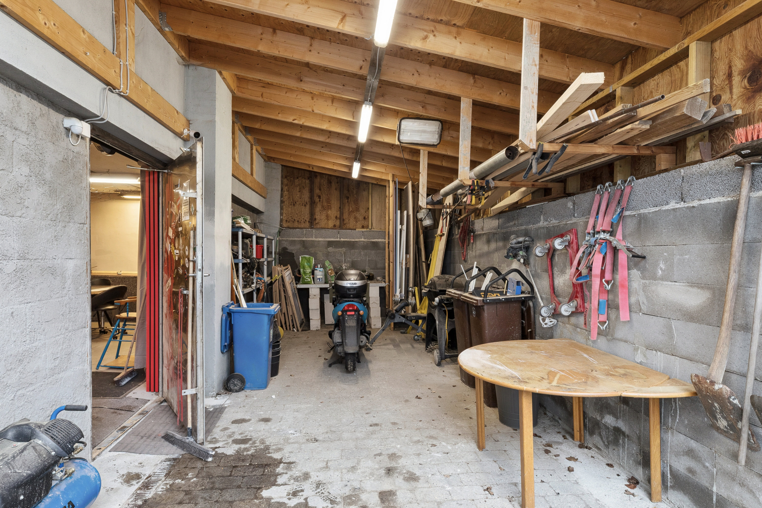 Fremhævet garage billede i fuldskærmstilstand. Billede af Hovedgaden 462, 2640 Hedehusene