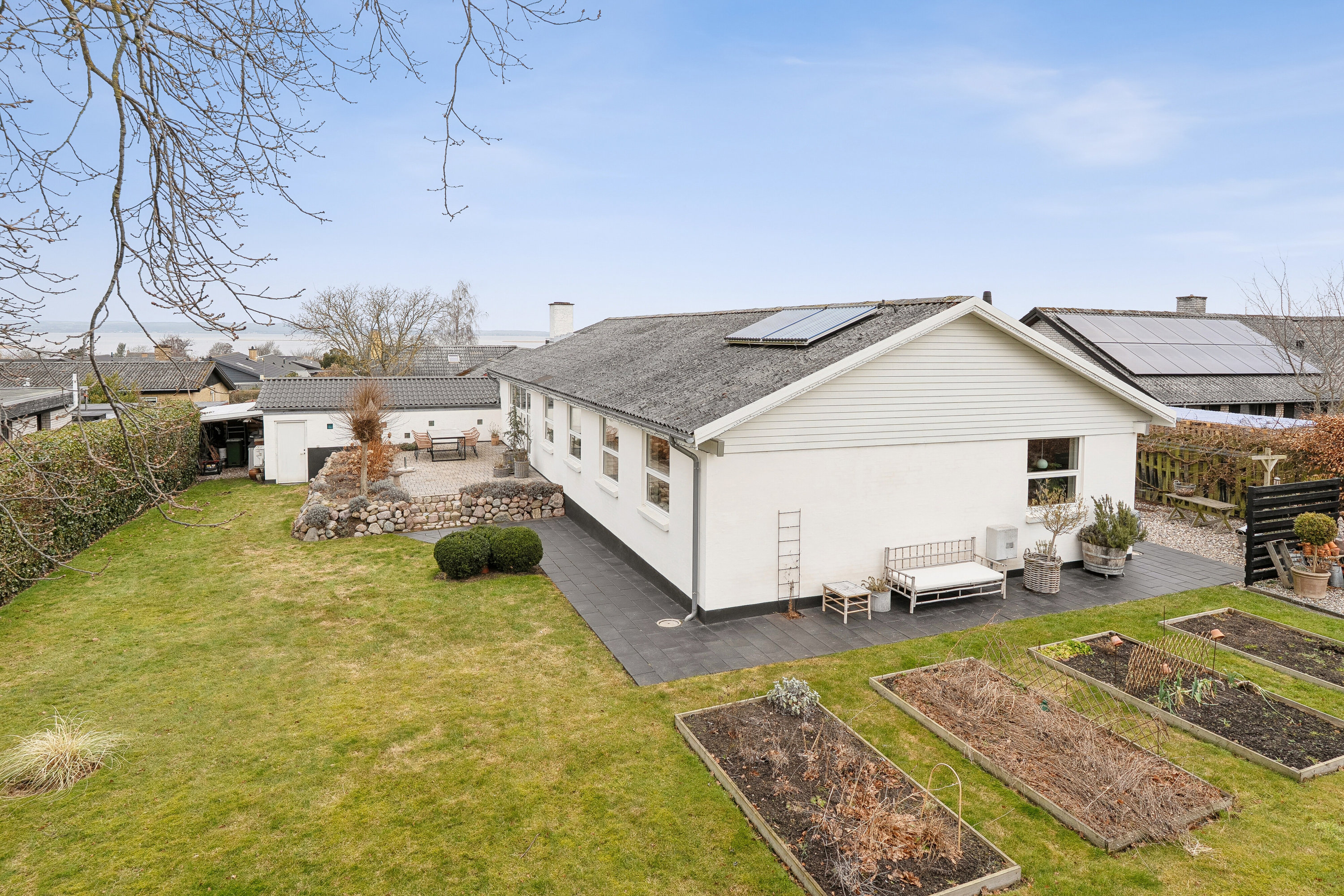 Fremhævet set fra haven billede i fuldskærmstilstand. Billede af Hjørnehusvej 3, 4720 Præstø