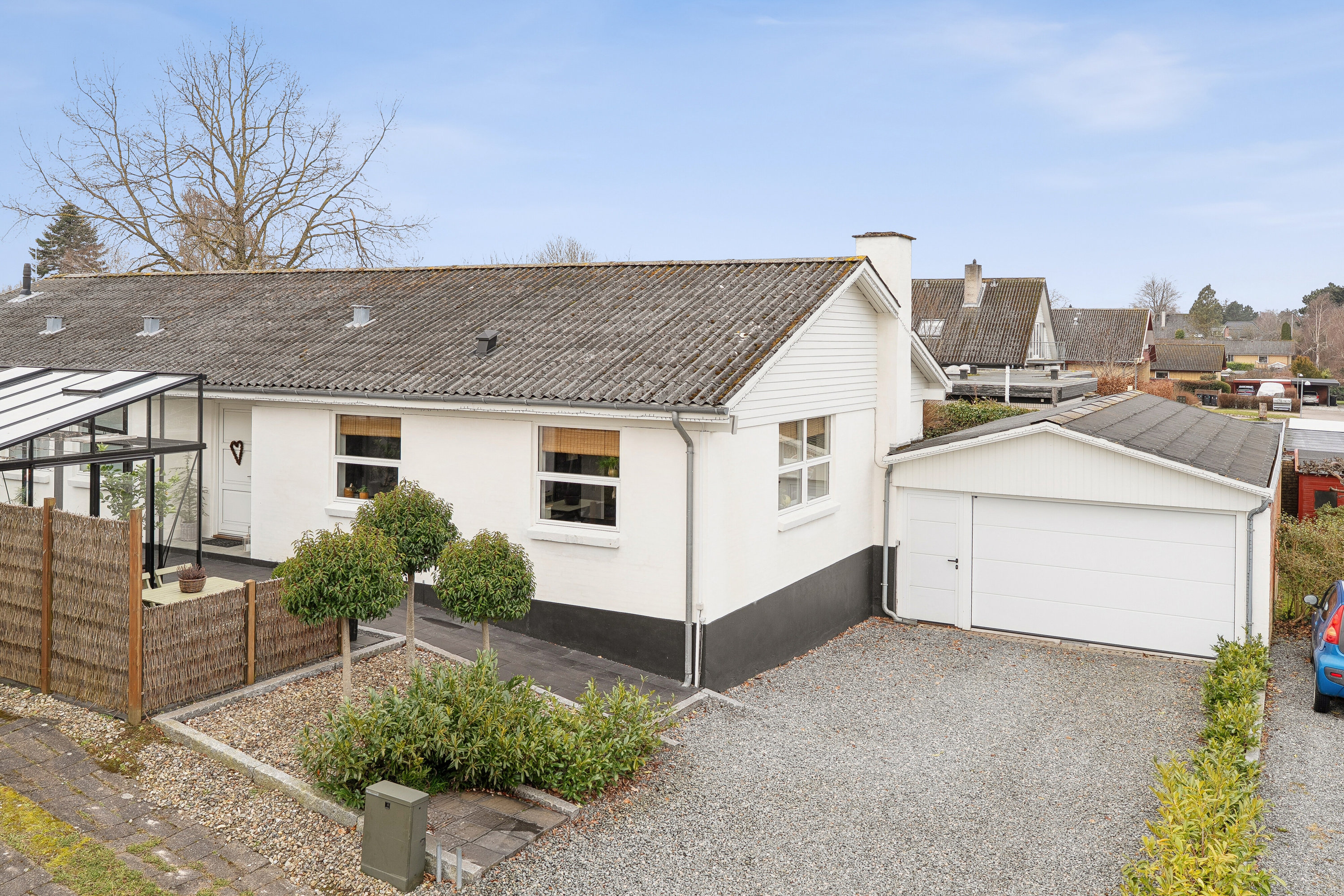 Fremhævet set fra vejen billede i fuldskærmstilstand. Billede af Hjørnehusvej 3, 4720 Præstø