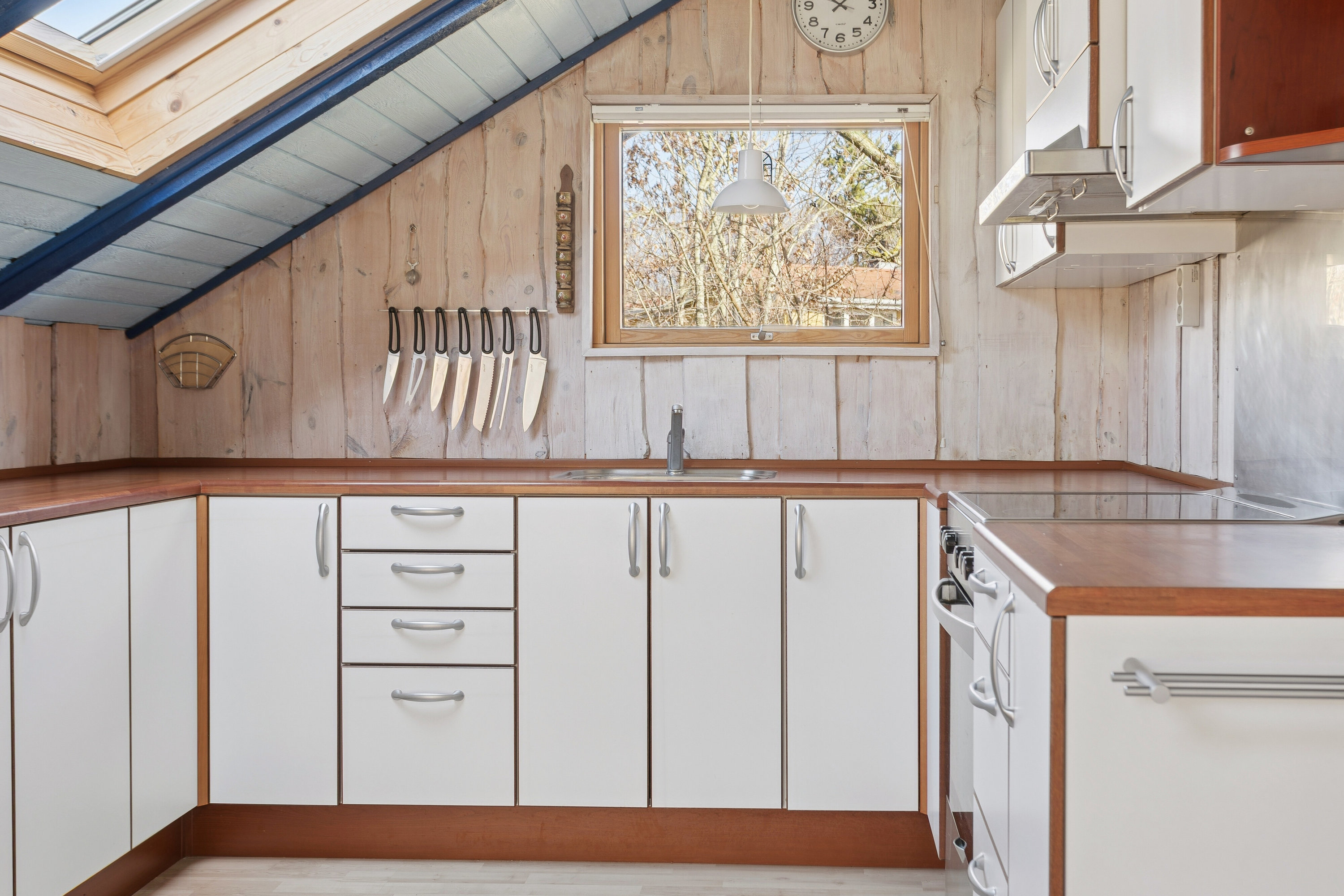 Fremhævet køkken billede i fuldskærmstilstand. Billede af Solsortevej 42, Draget, 7760 Hurup Thy