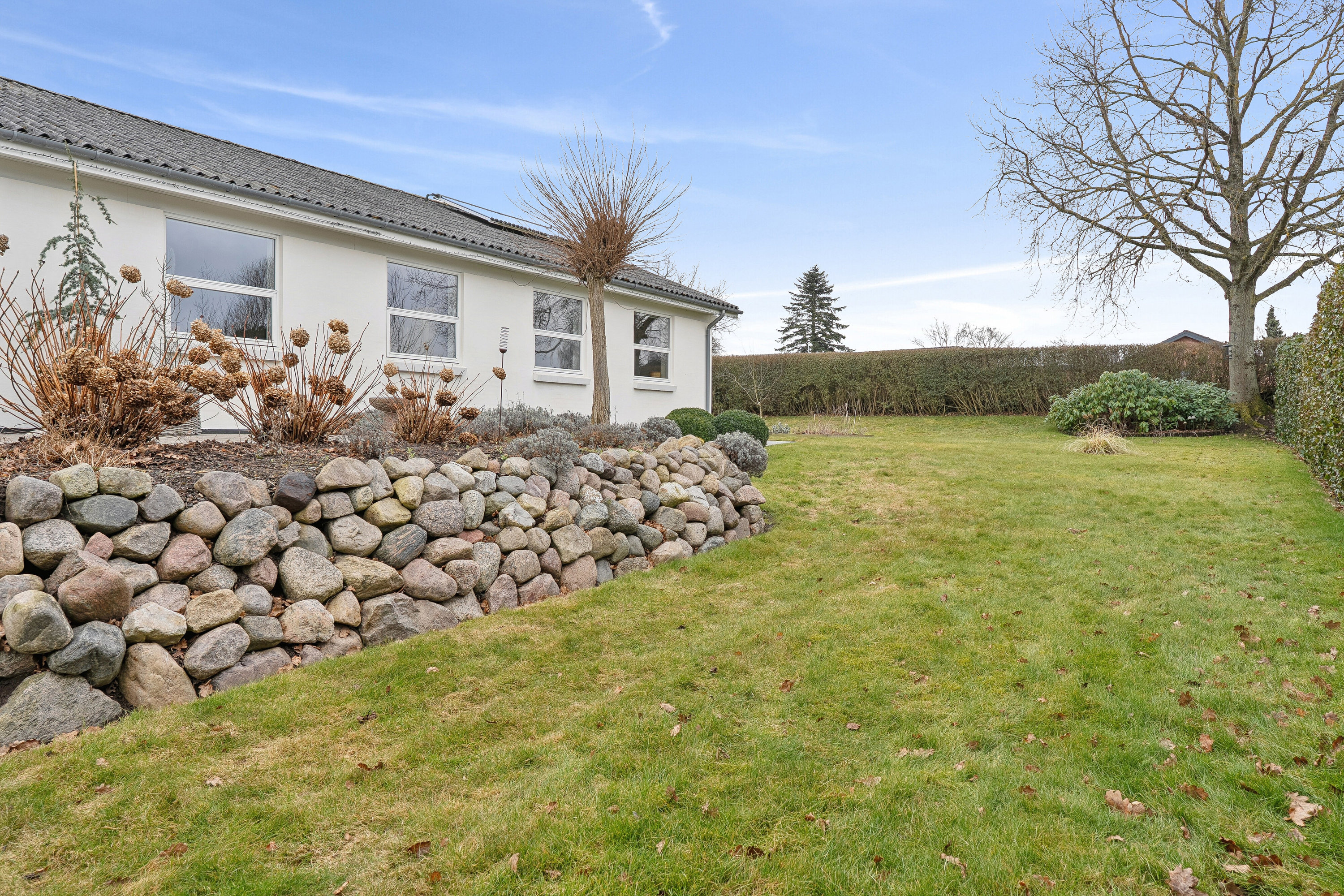 Fremhævet set fra haven billede i fuldskærmstilstand. Billede af Hjørnehusvej 3, 4720 Præstø