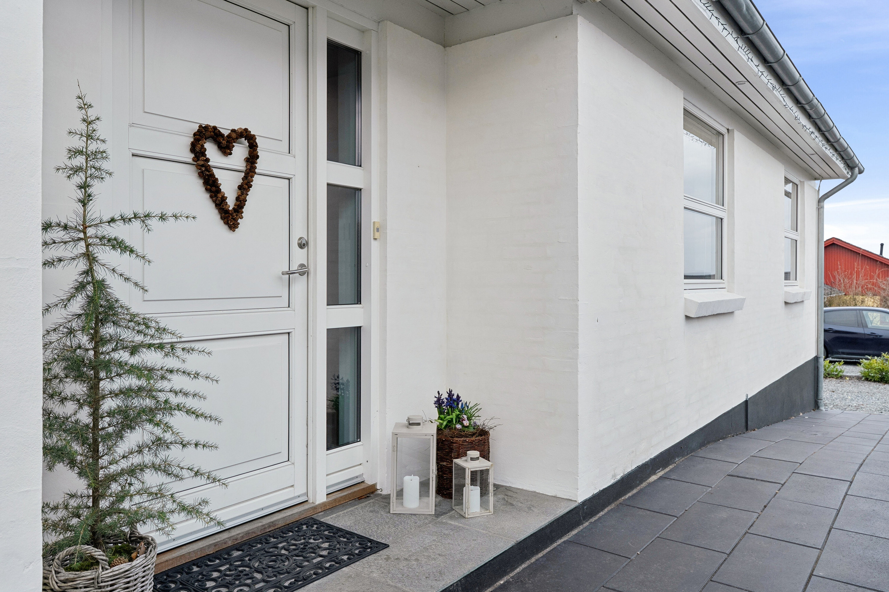 Fremhævet forhave billede i fuldskærmstilstand. Billede af Hjørnehusvej 3, 4720 Præstø