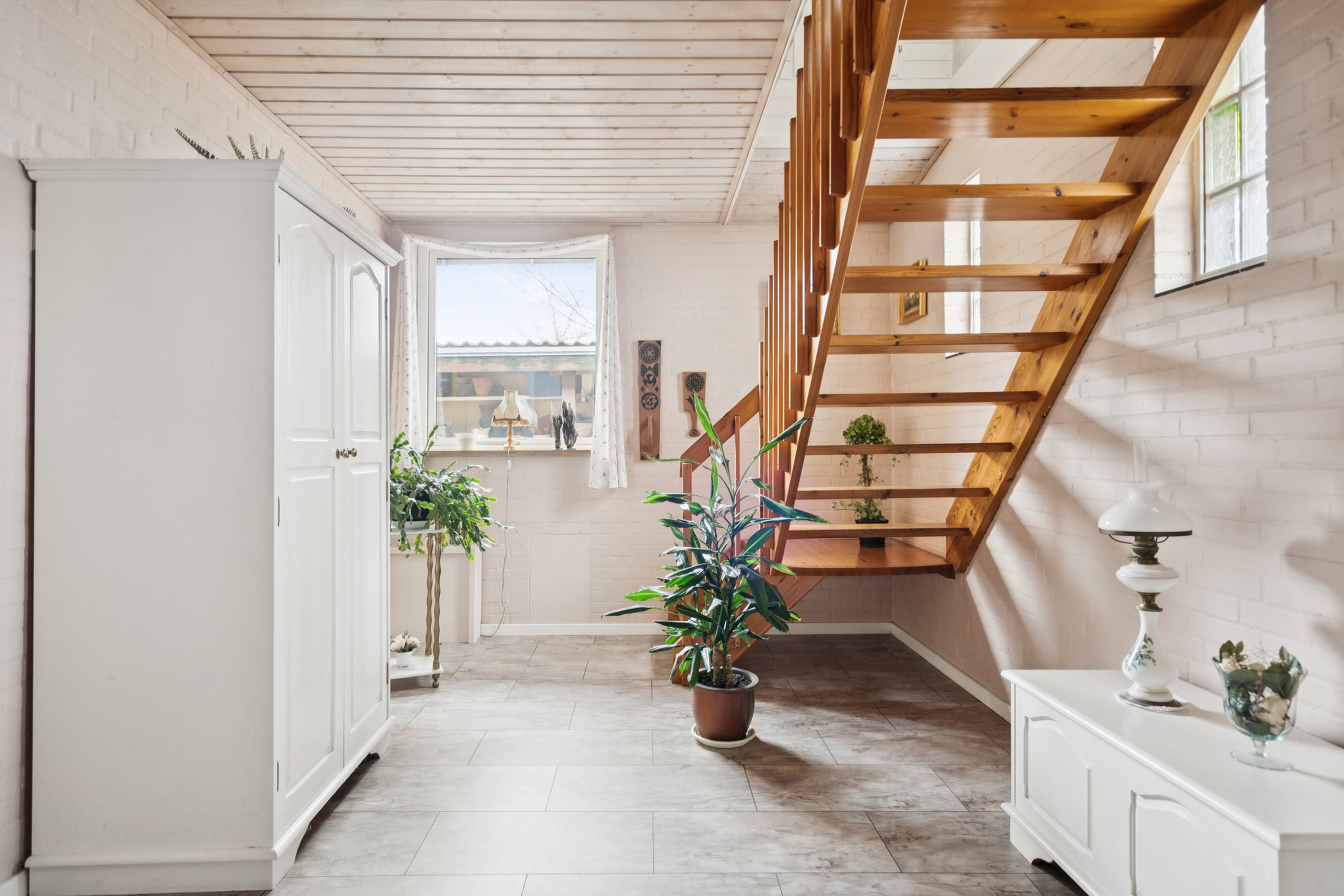 Fremhævet hall billede i fuldskærmstilstand. Billede af Østergade 12, 9870 Sindal