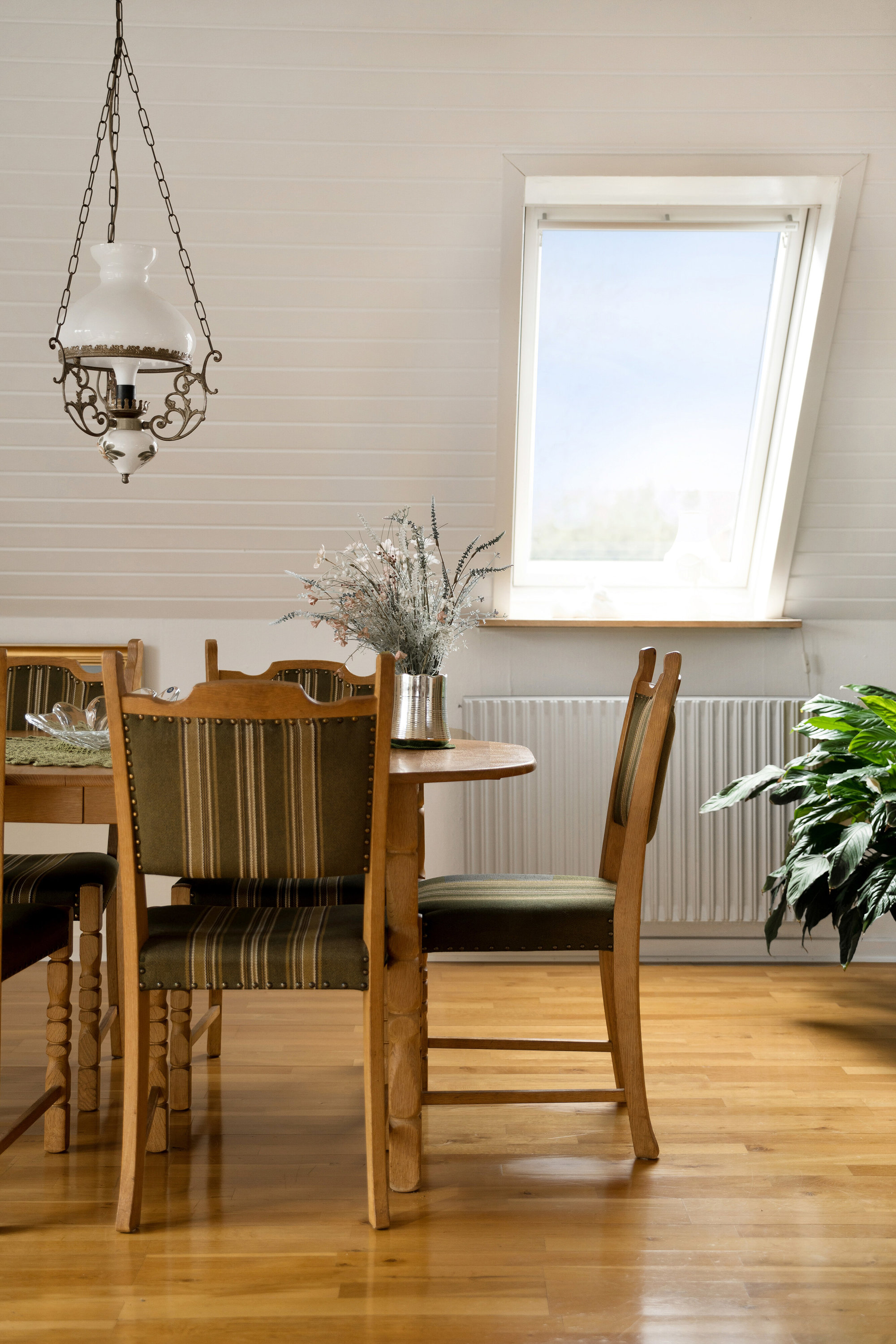 Fremhævet spisestue billede i fuldskærmstilstand. Billede af Østergade 12, 9870 Sindal