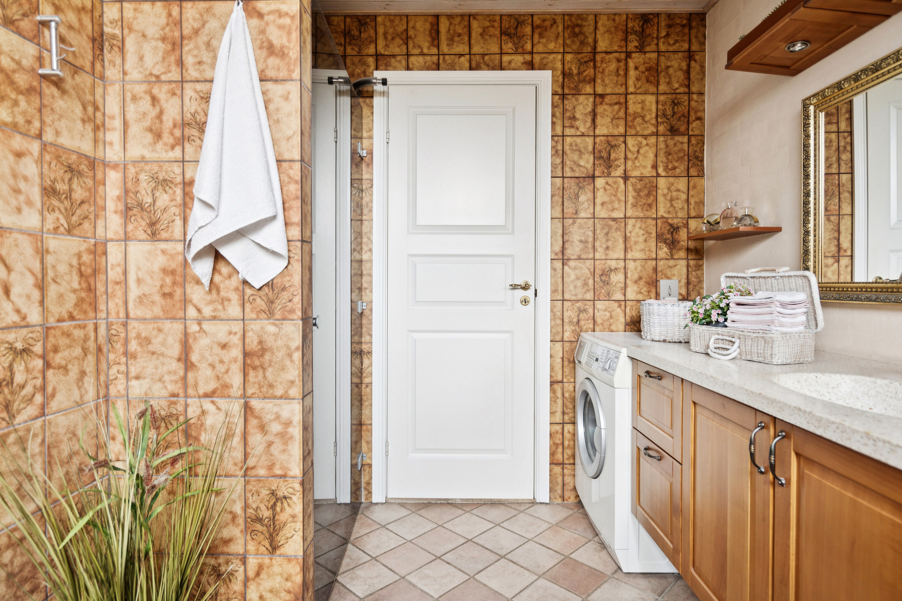 Fremhævet indgang billede i fuldskærmstilstand. Billede af Østergade 12, 9870 Sindal