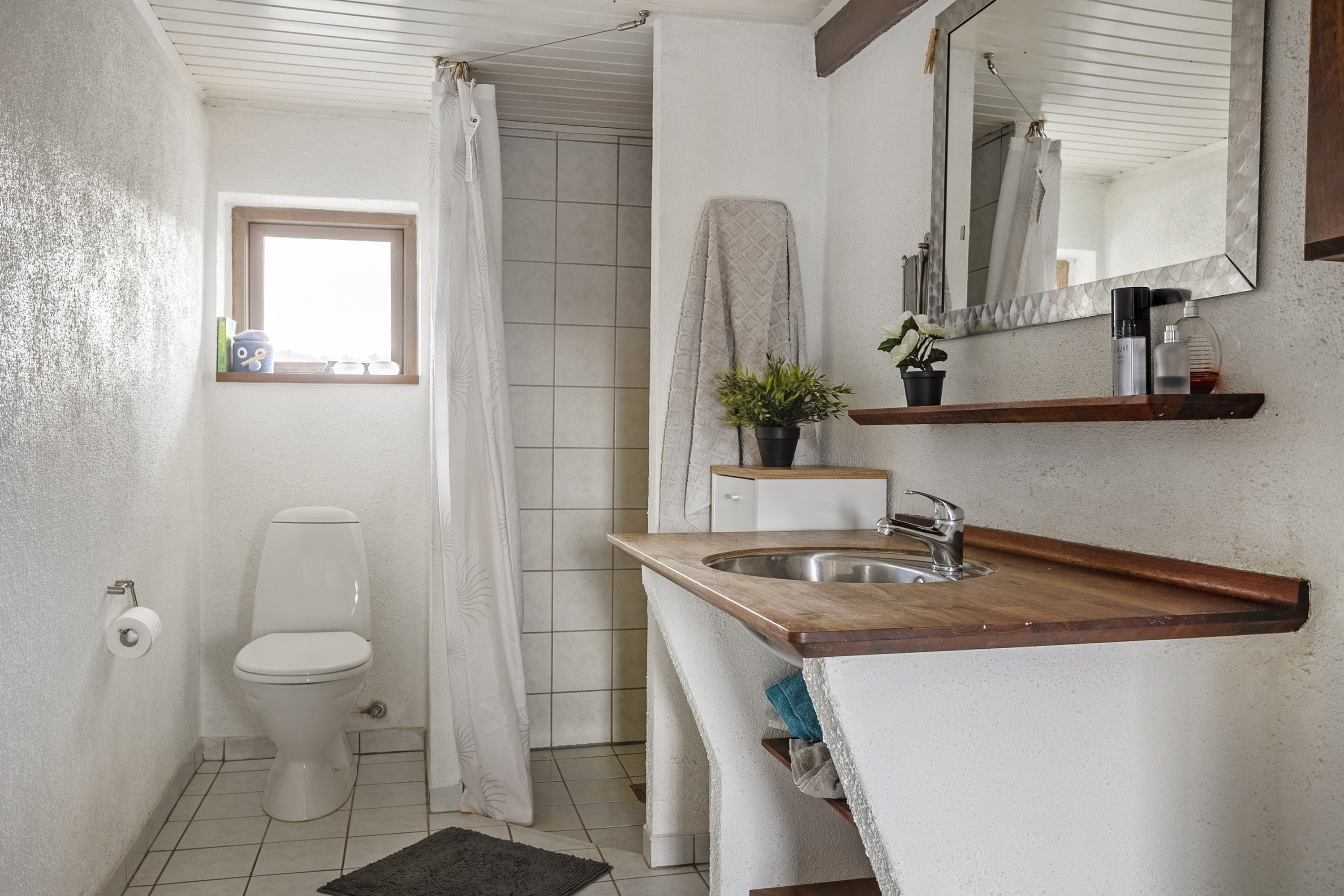 Fremhævet badeværelse billede i fuldskærmstilstand. Billede af Københovedvej 8, Dover, 6630 Rødding