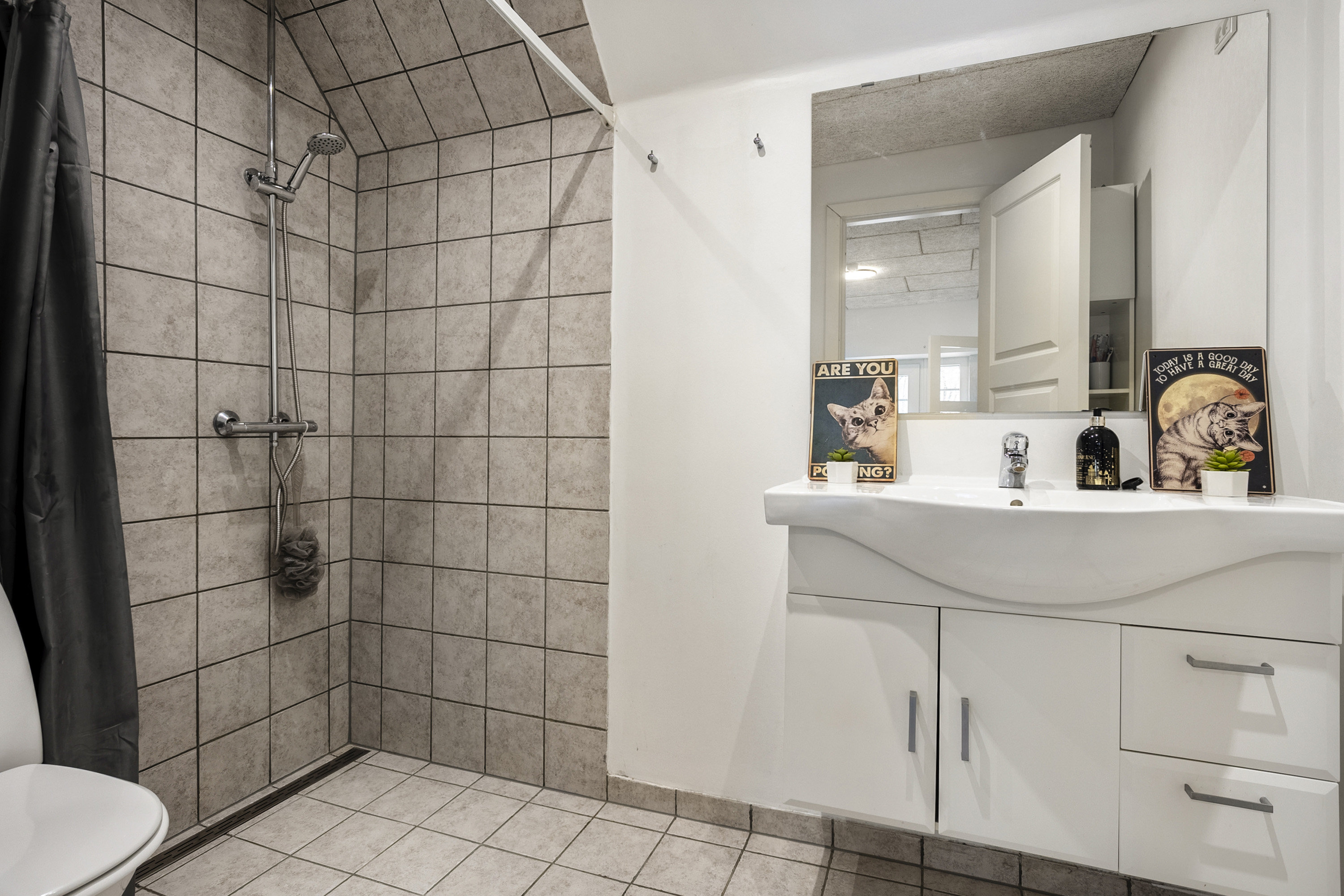 Fremhævet badeværelse billede i fuldskærmstilstand. Billede af Københovedvej 8, Dover, 6630 Rødding