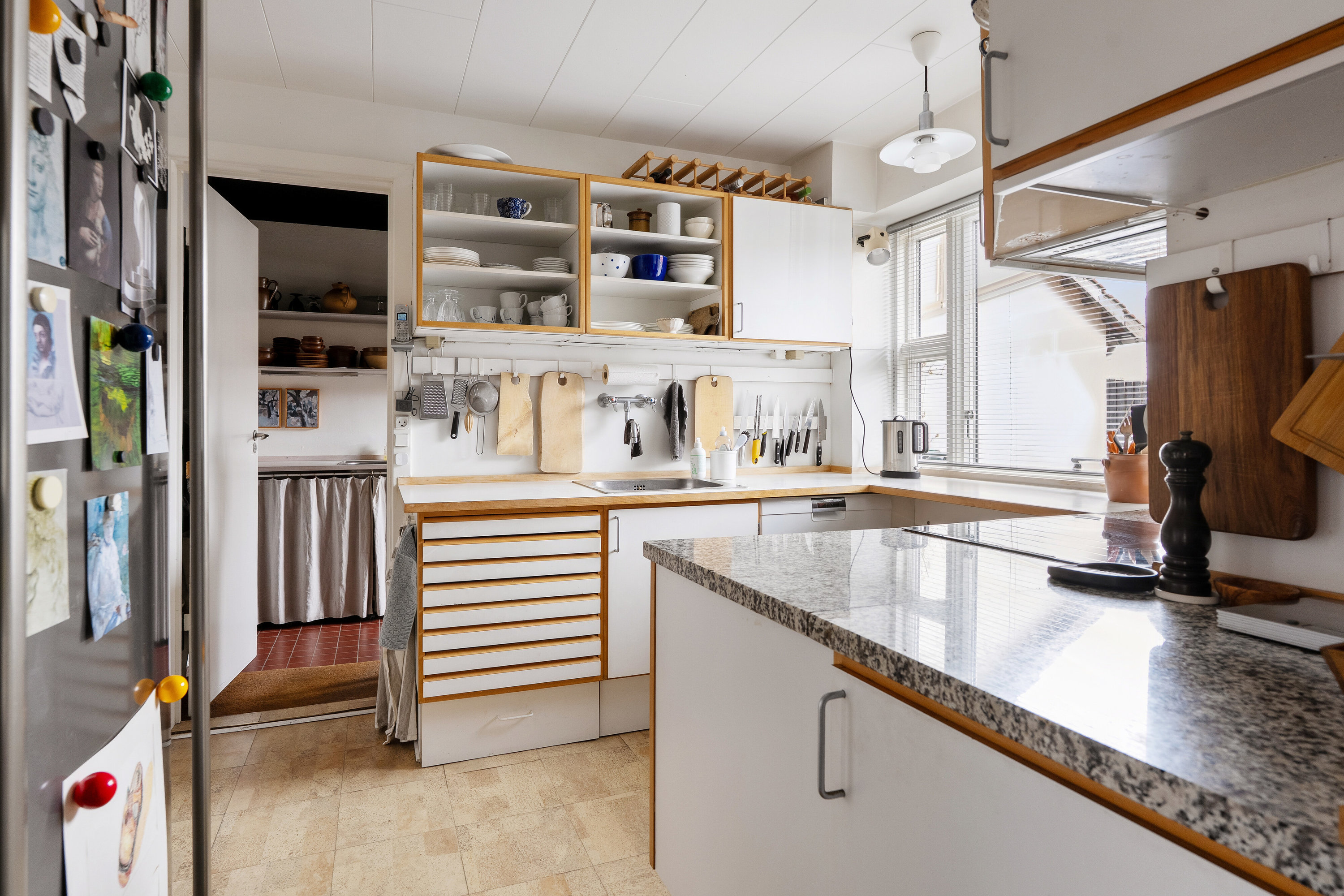 Fremhævet køkken billede i fuldskærmstilstand. Billede af Kvædevej 81, 2830 Virum