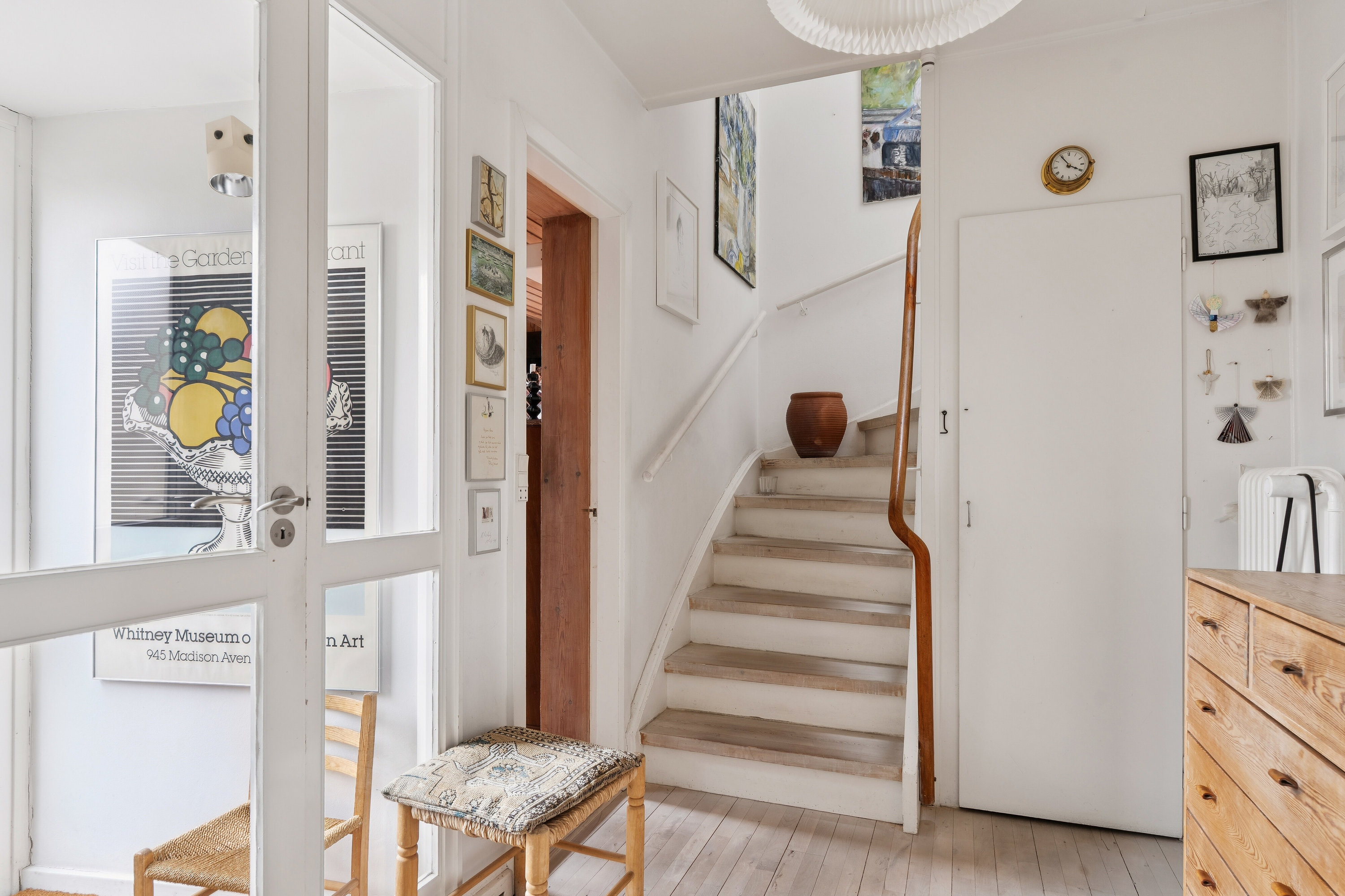 Fremhævet gang billede i fuldskærmstilstand. Billede af Kvædevej 81, 2830 Virum