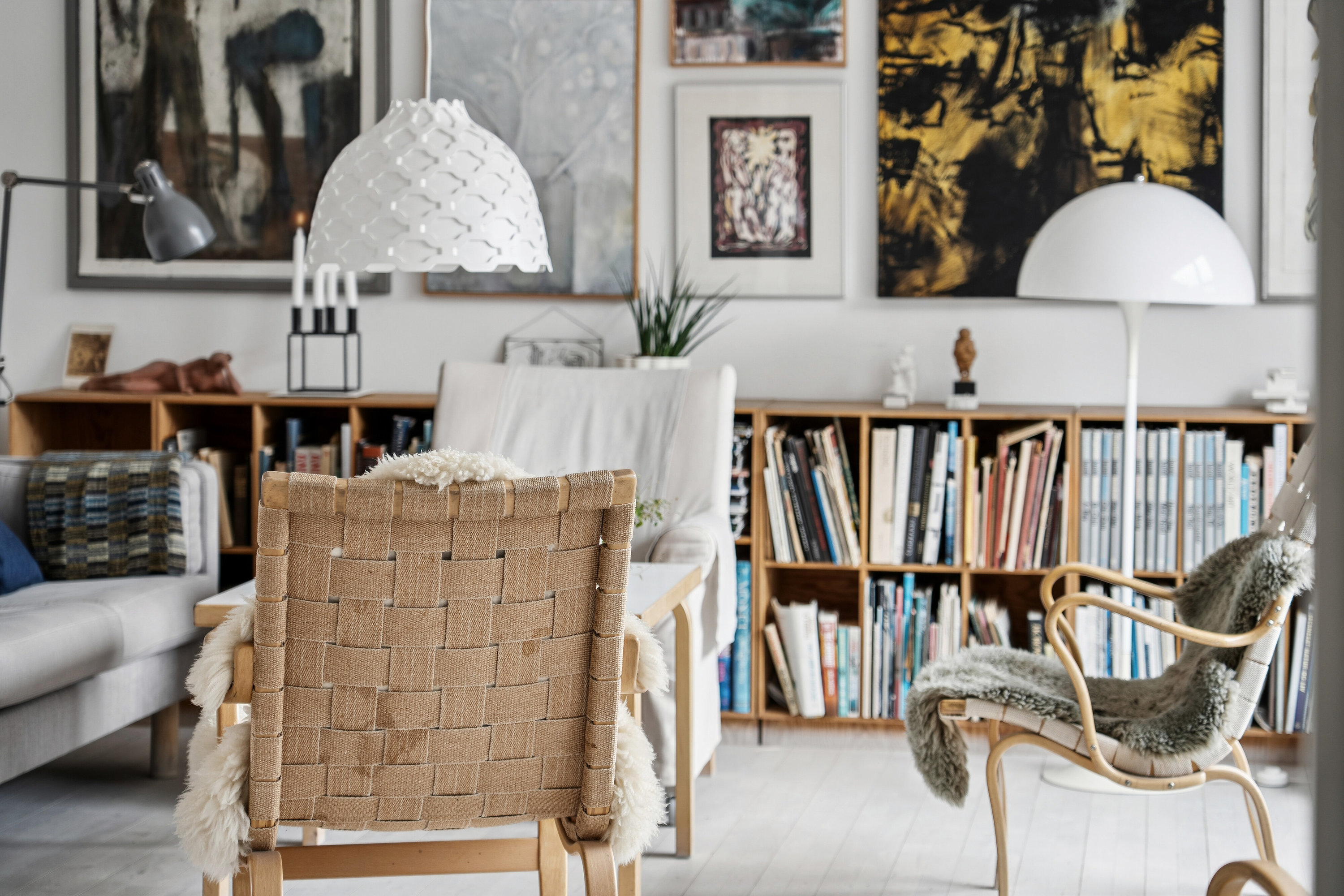 Fremhævet stue billede i fuldskærmstilstand. Billede af Kvædevej 81, 2830 Virum