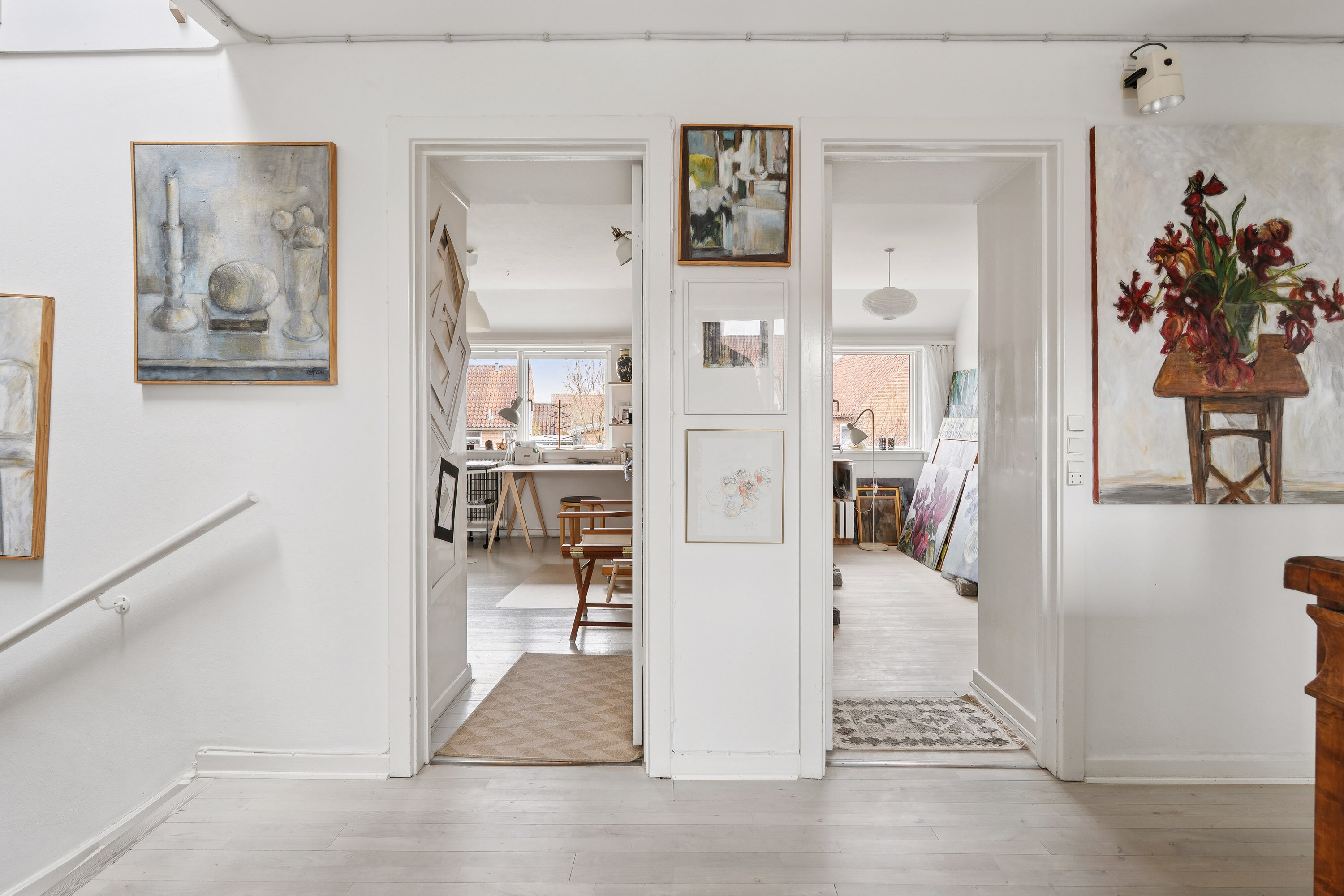 Fremhævet gang billede i fuldskærmstilstand. Billede af Kvædevej 81, 2830 Virum