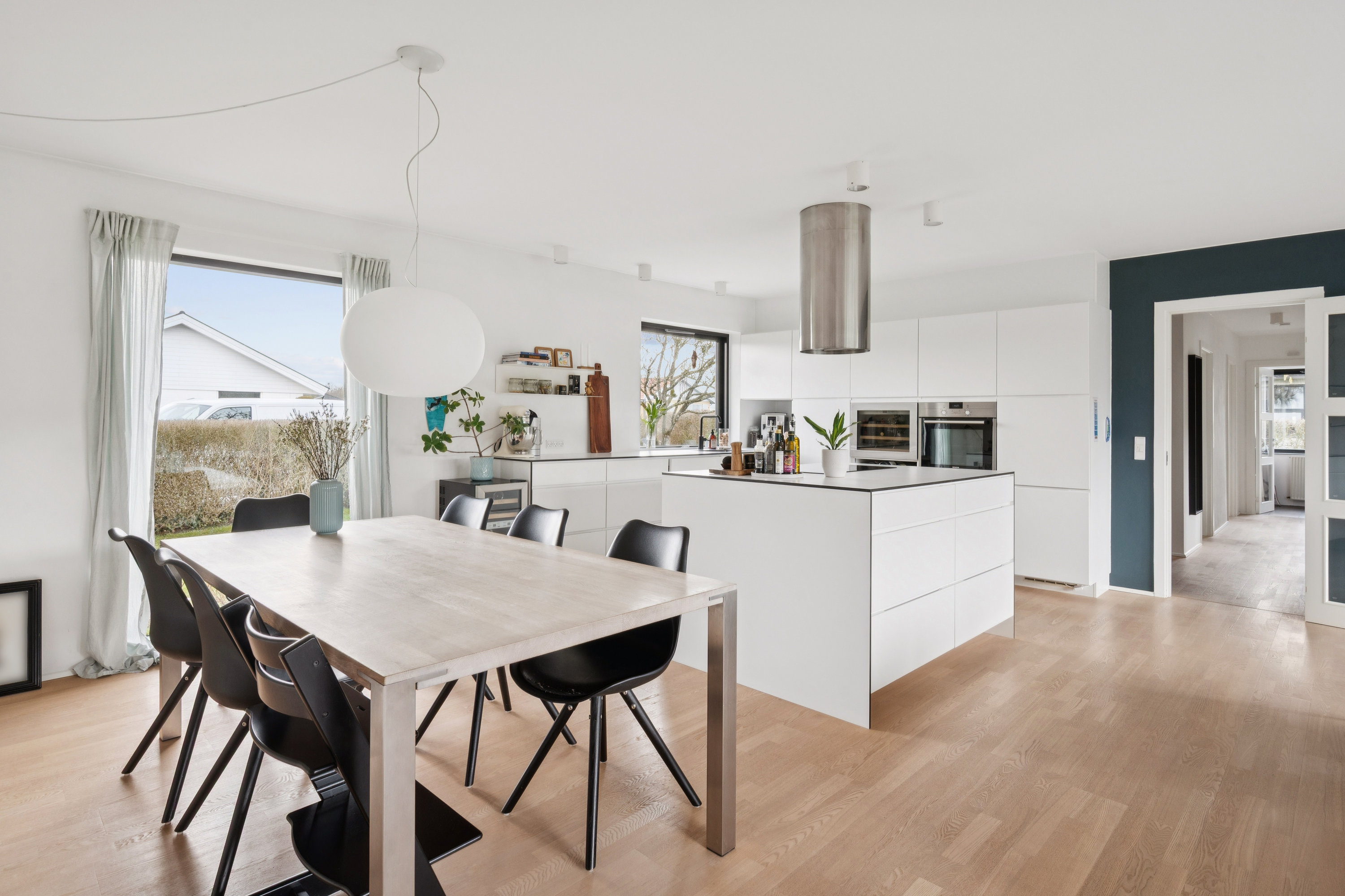 Fremhævet stue billede i fuldskærmstilstand. Billede af Visselbjergvej 5, 8250 Egå