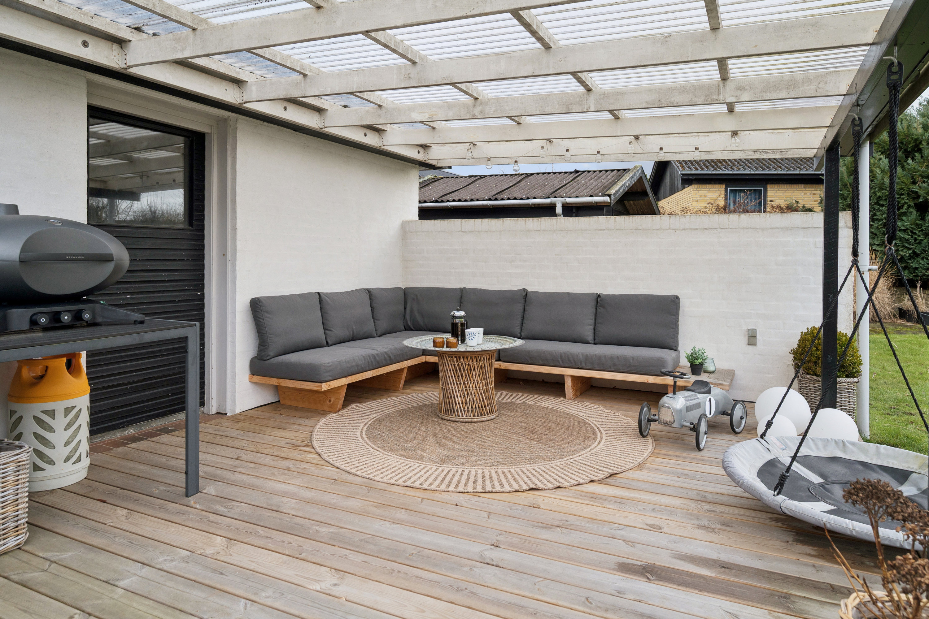 Fremhævet terrasse billede i fuldskærmstilstand. Billede af Visselbjergvej 5, 8250 Egå