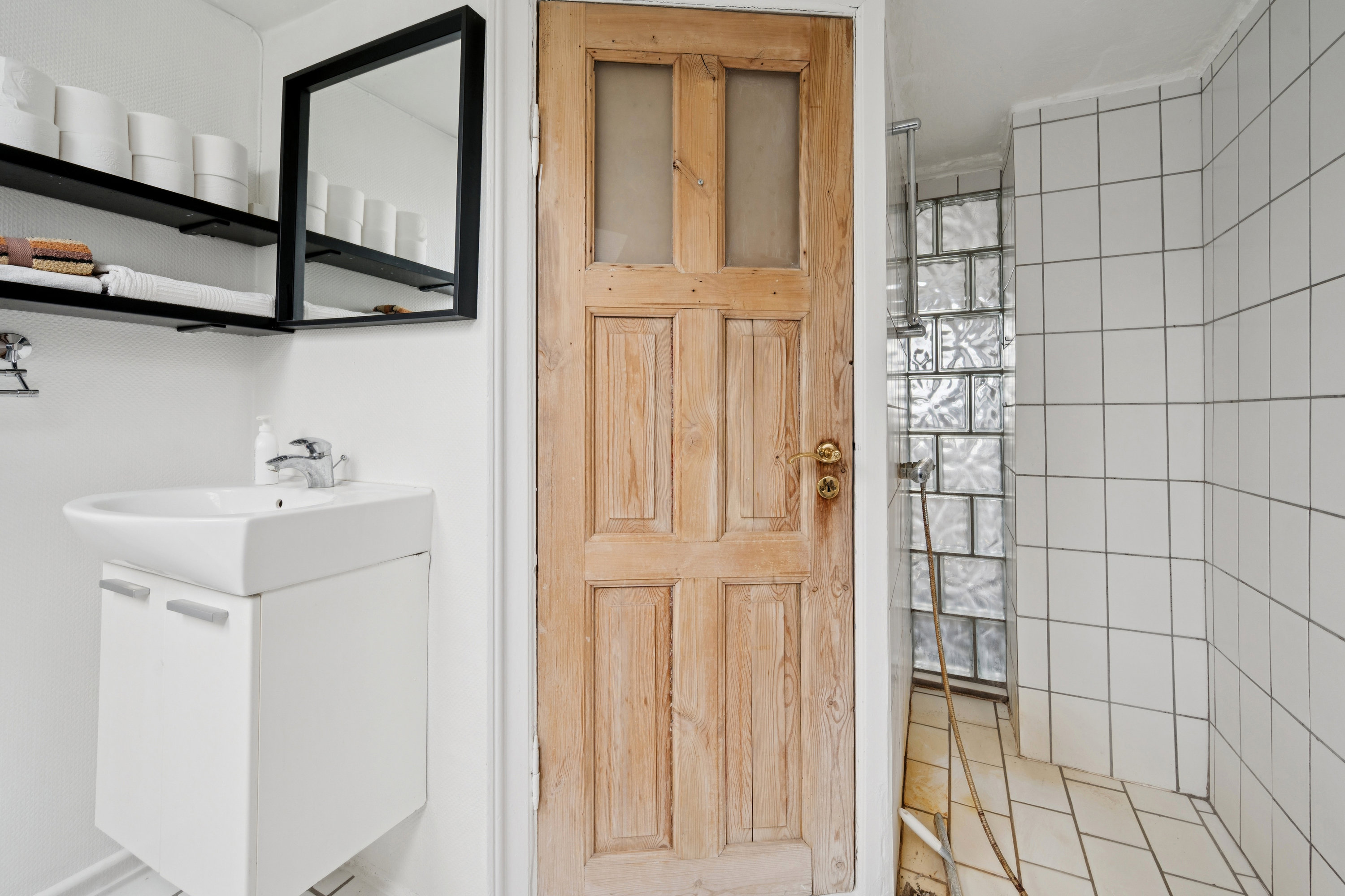 Fremhævet badeværelse billede i fuldskærmstilstand. Billede af Samsøgade 96, 8000 Aarhus C