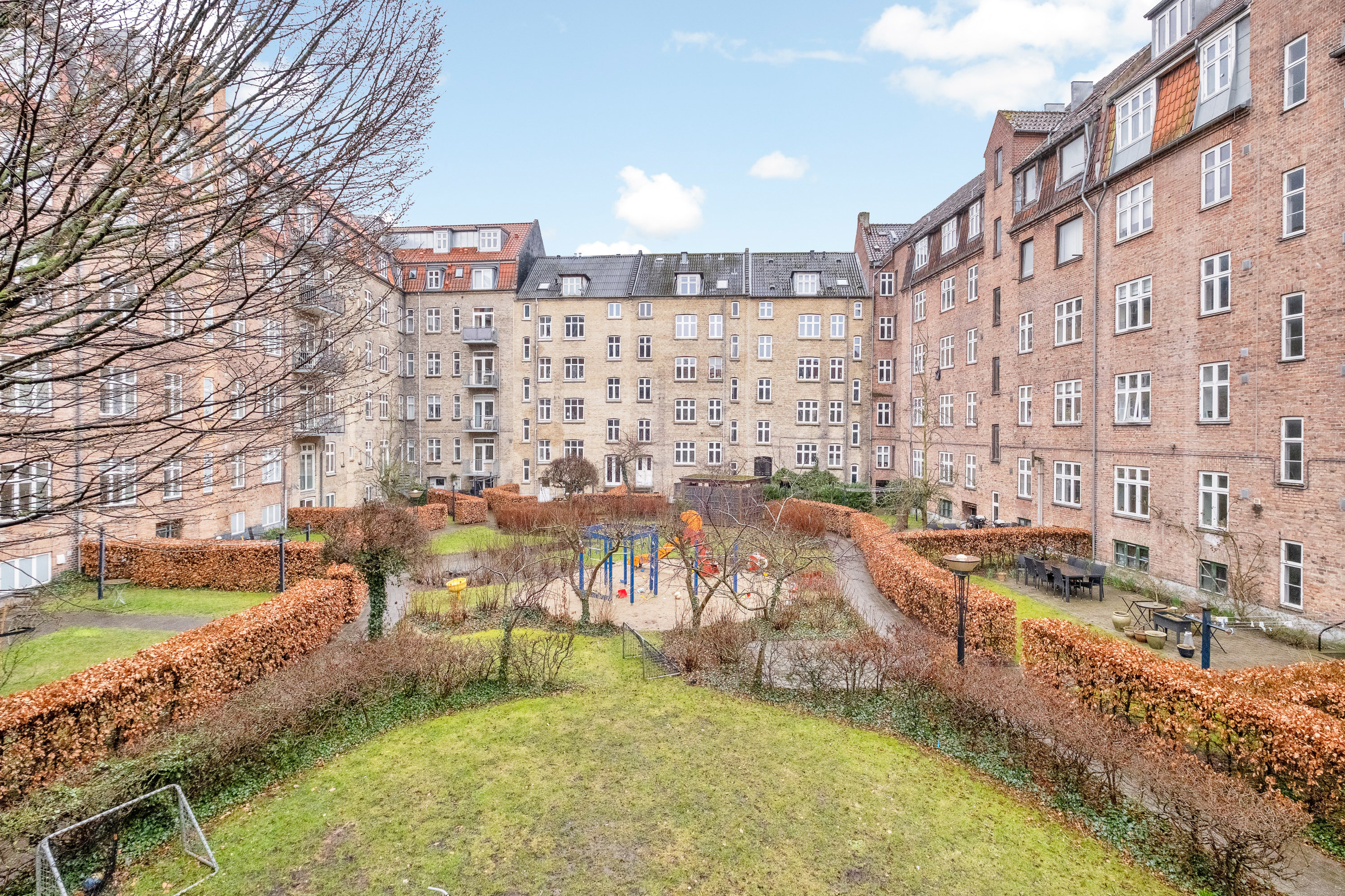 Fremhævet bag facade billede i fuldskærmstilstand. Billede af Marstrandsgade 34, 3., 8000 Aarhus C