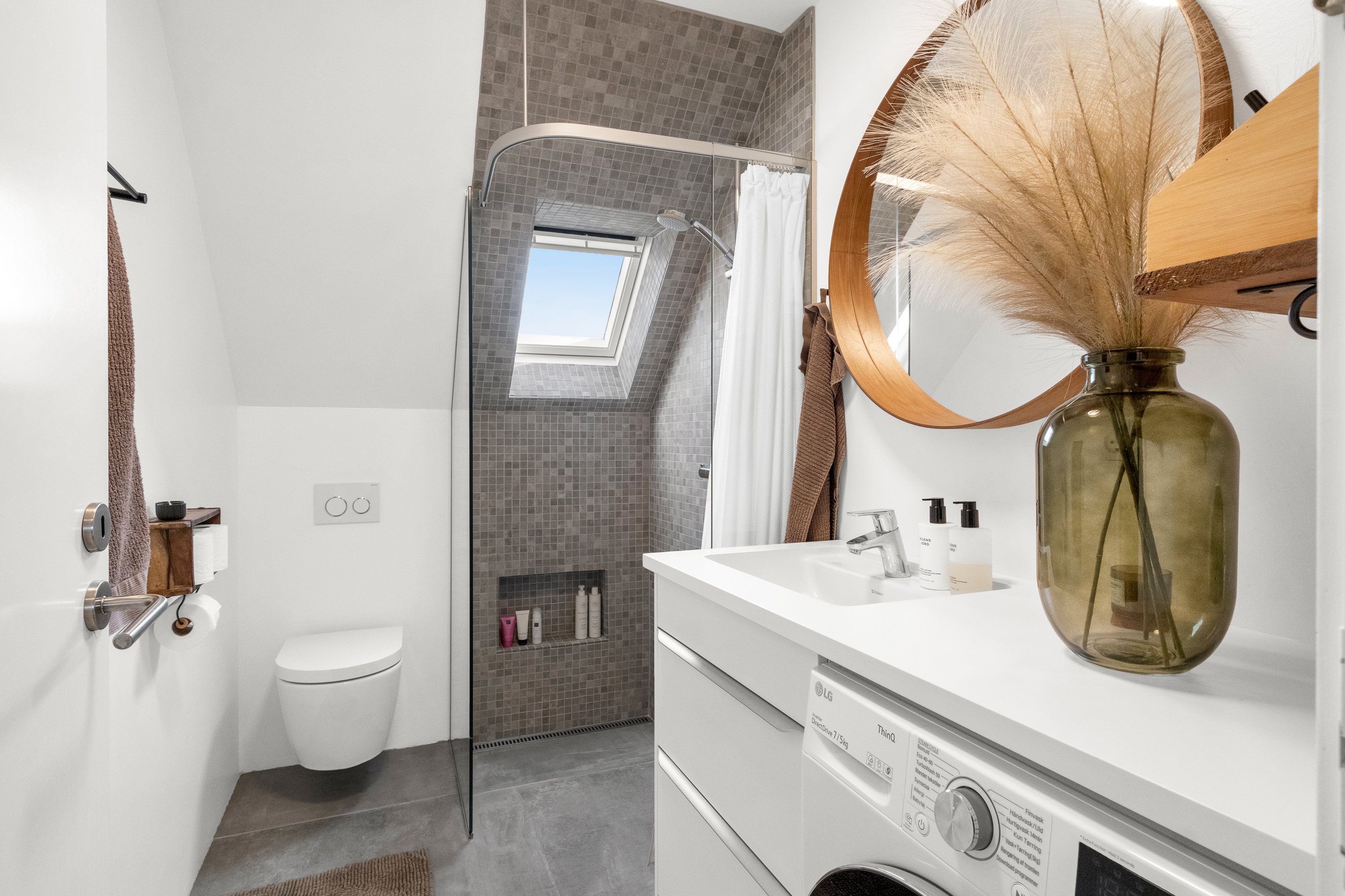 Fremhævet badeværelse billede i fuldskærmstilstand. Billede af Ringkøbingvej 26, 5. th., 8000 Aarhus C