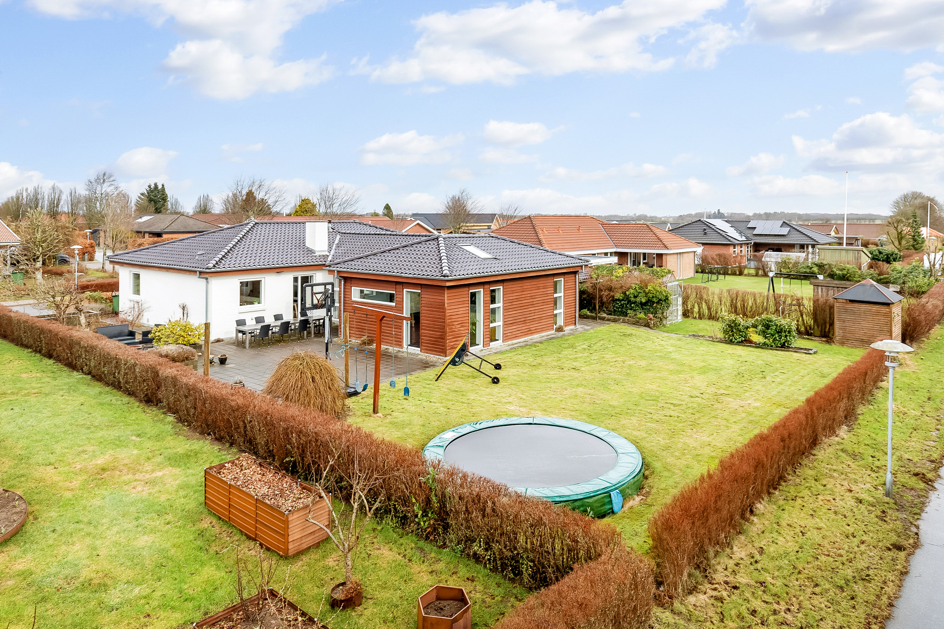 Fremhævet mastefoto billede i fuldskærmstilstand. Billede af Anton Berntsen Vej 19, Bredsten, 7182 Bredsten