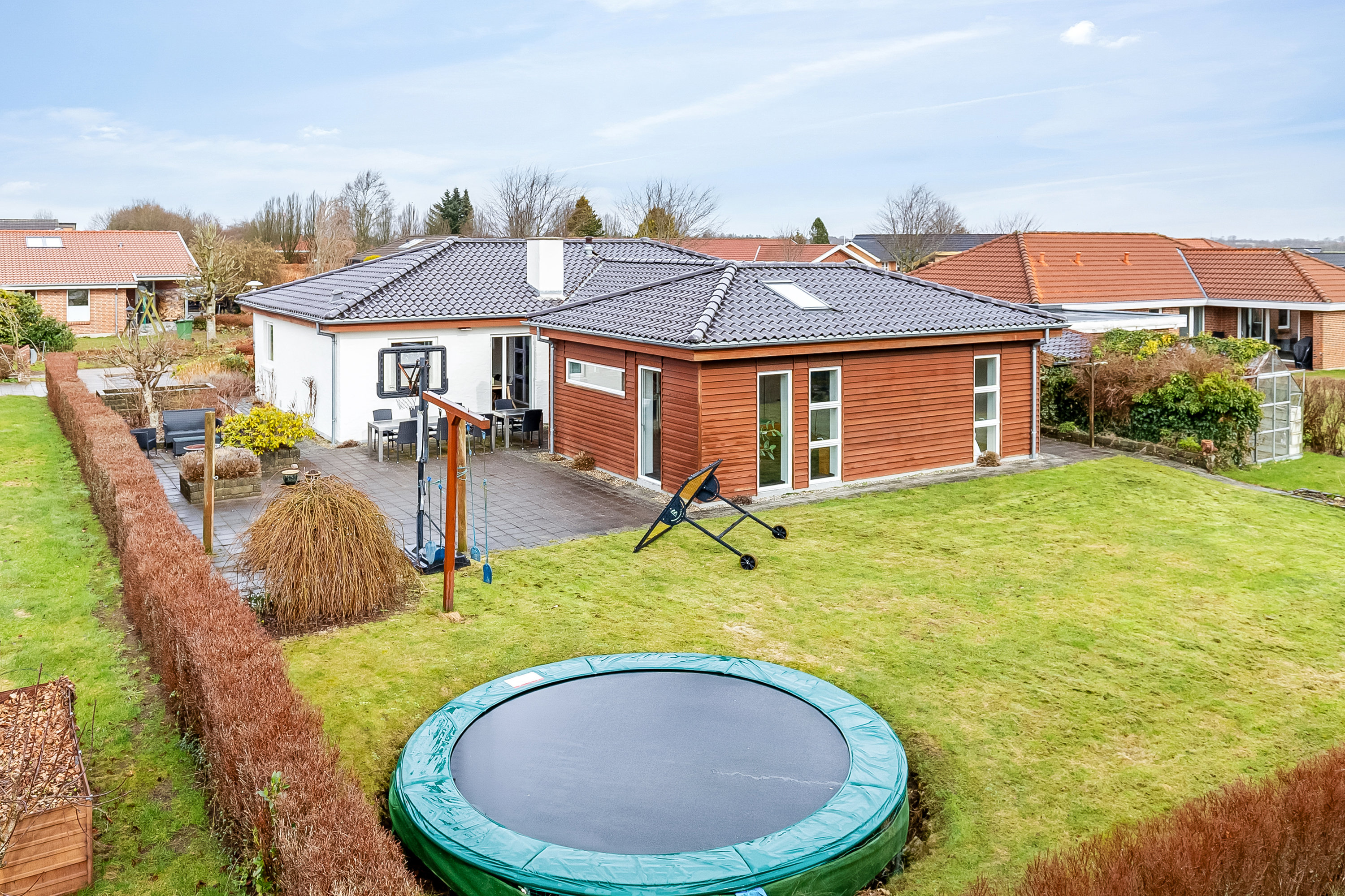 Fremhævet mastefoto billede i fuldskærmstilstand. Billede af Anton Berntsen Vej 19, Bredsten, 7182 Bredsten