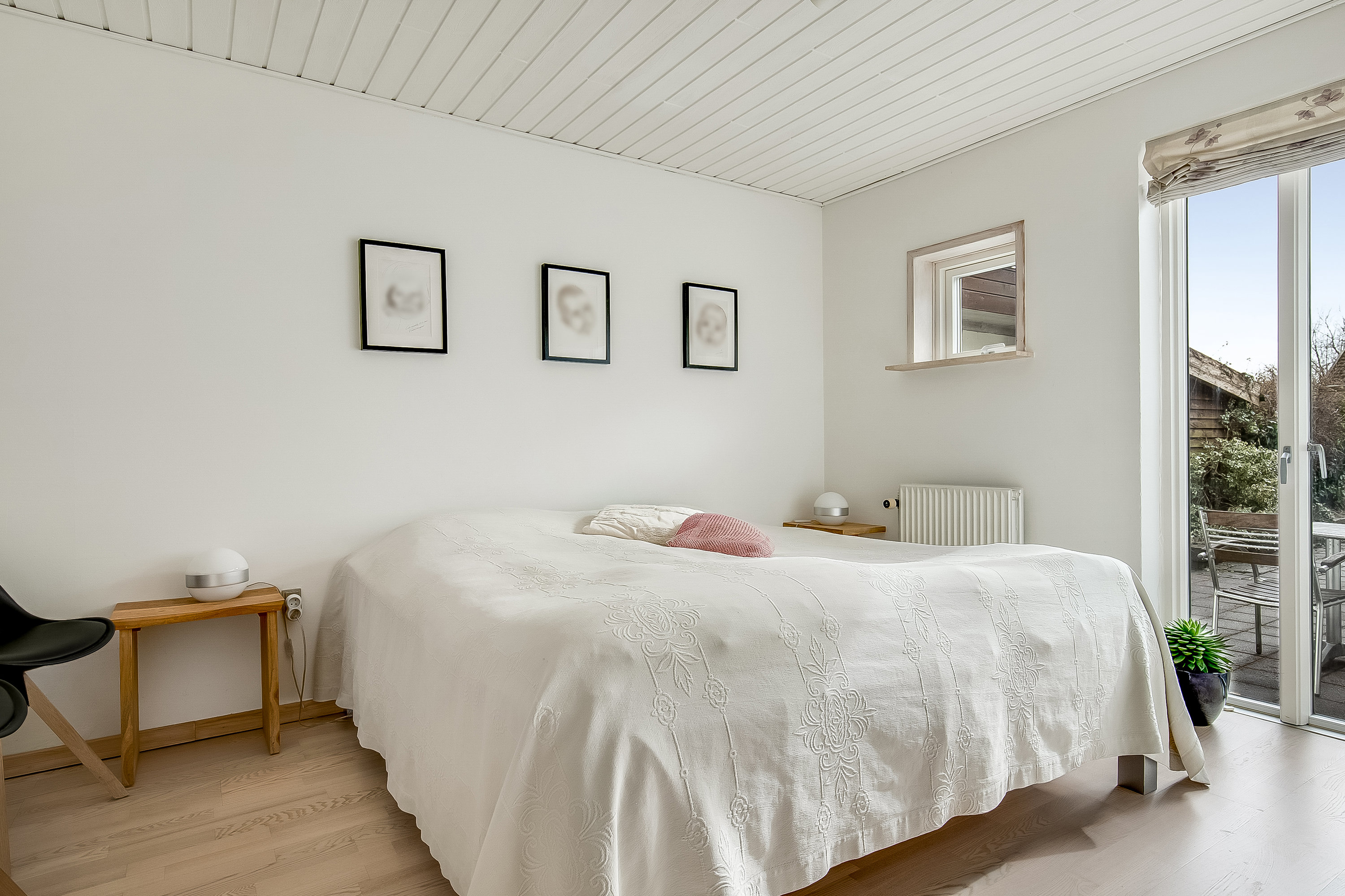 Fremhævet soveværelse billede i fuldskærmstilstand. Billede af Anton Berntsen Vej 19, Bredsten, 7182 Bredsten