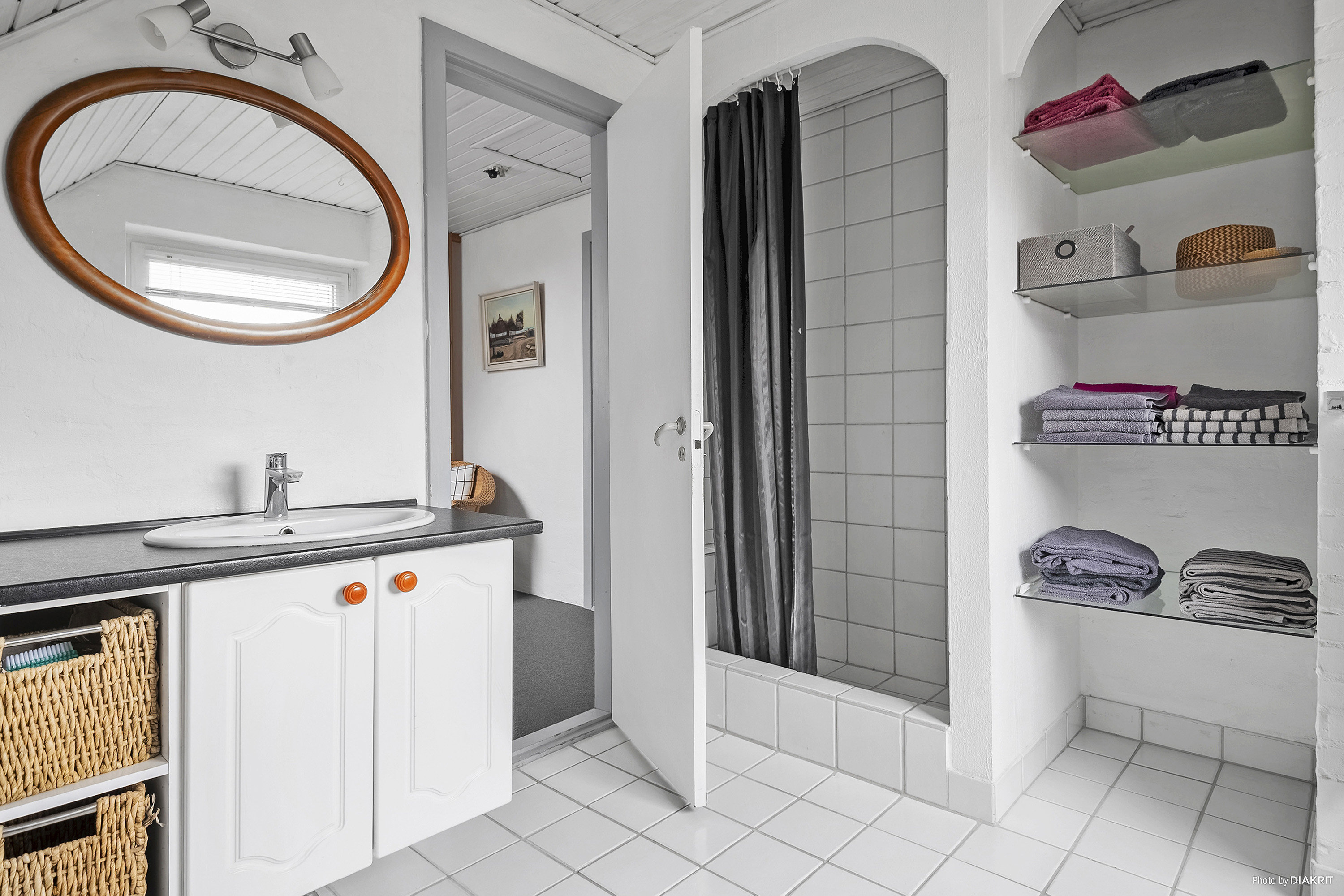 Fremhævet badeværelse billede i fuldskærmstilstand. Billede af Egehovedet 31, Hou, 8300 Odder