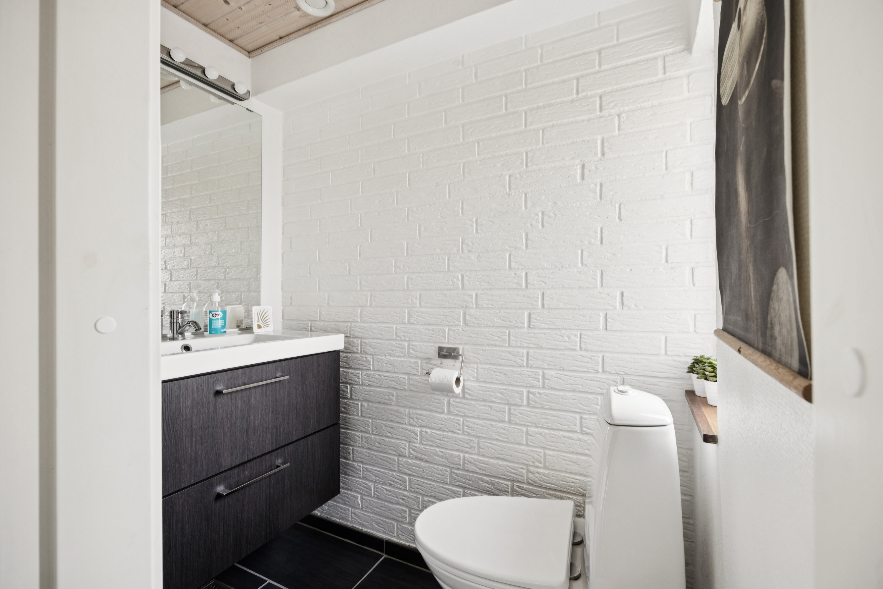 Fremhævet badeværelse billede i fuldskærmstilstand. Billede af Sulsted Kærvej 6, 9381 Sulsted