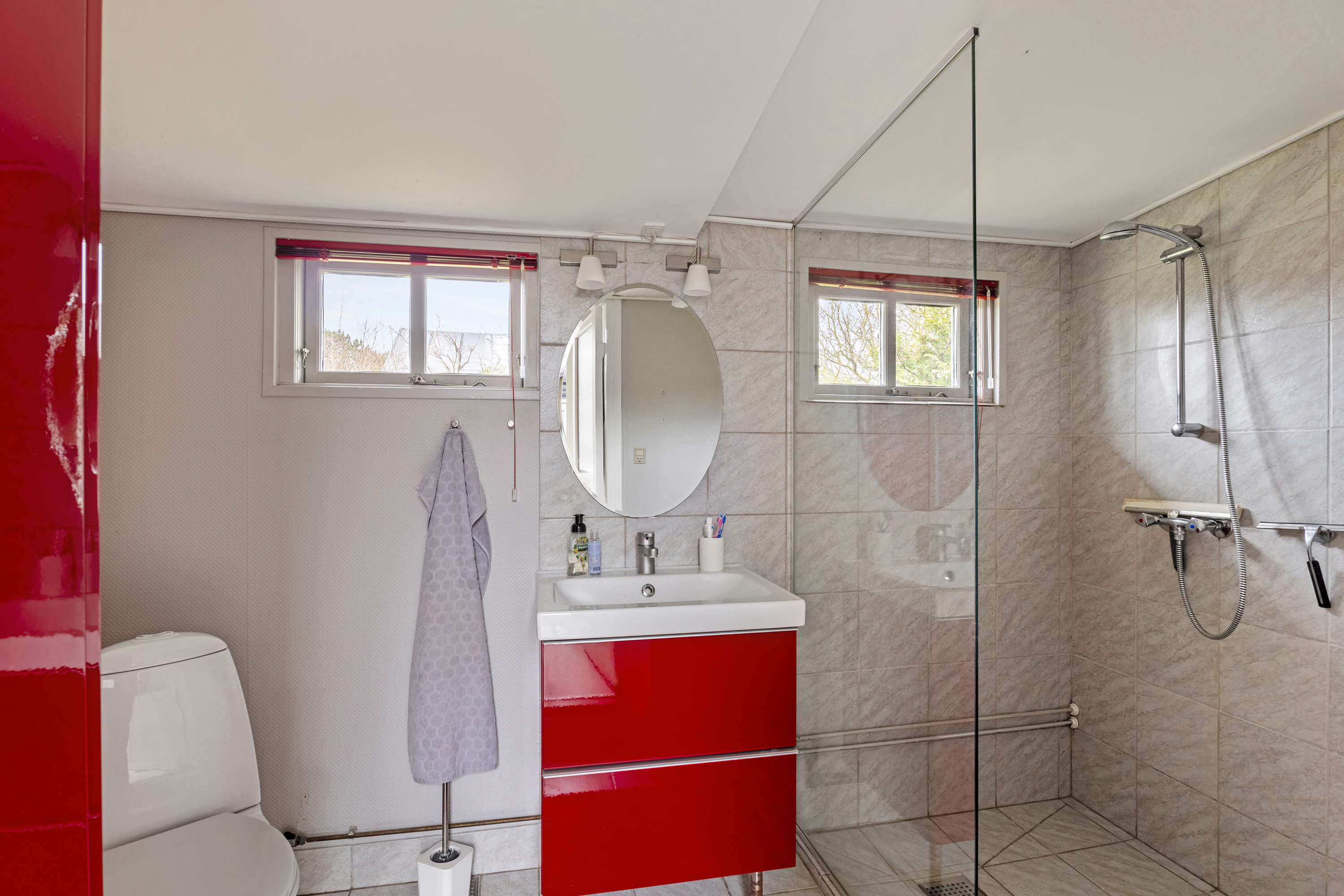 Fremhævet badeværelse billede i fuldskærmstilstand. Billede af Tranevej 22, Frølunde Fed, 4220 Korsør