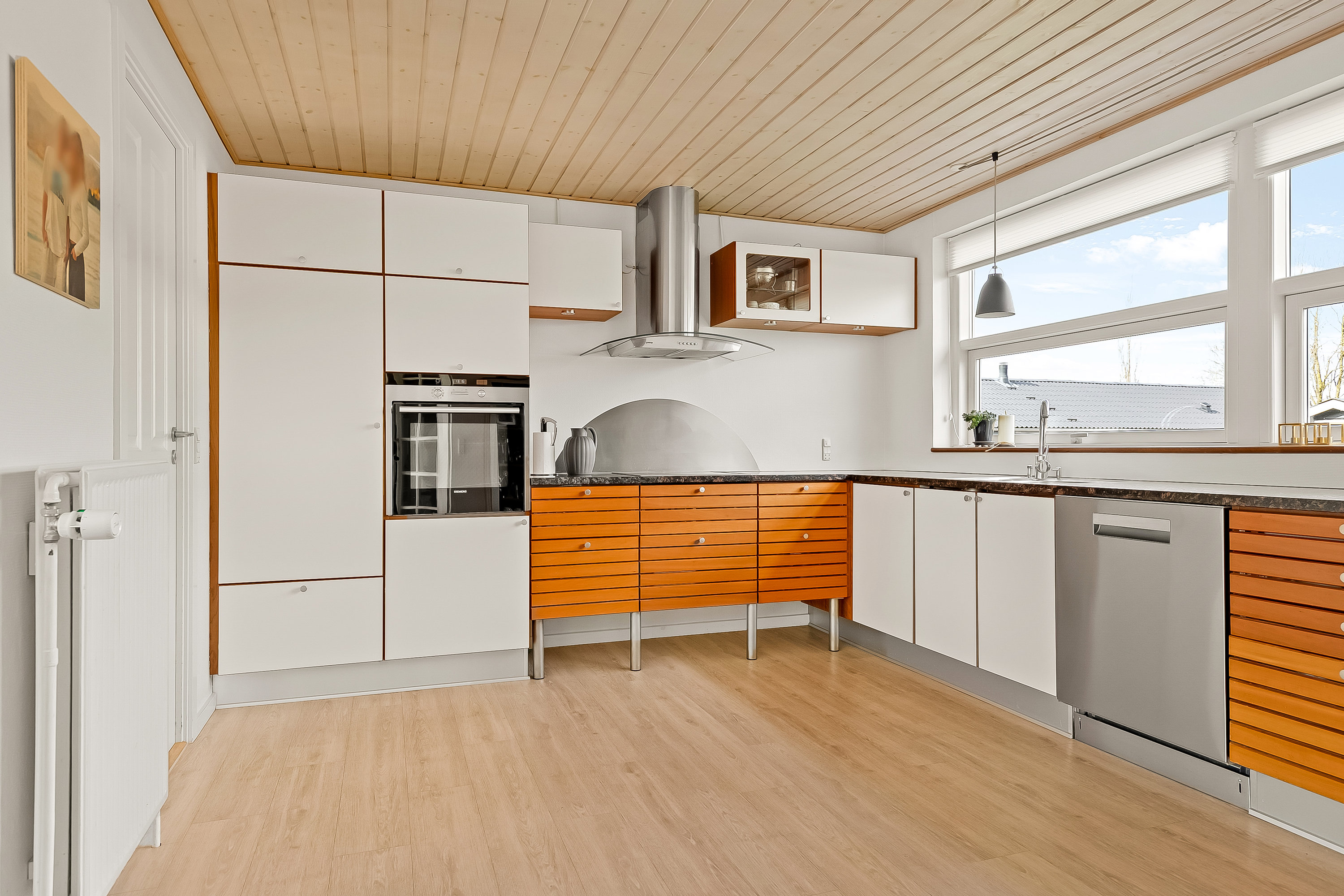 Fremhævet køkken billede i fuldskærmstilstand. Billede af Johan Skjoldborg Vej 10, 7182 Bredsten