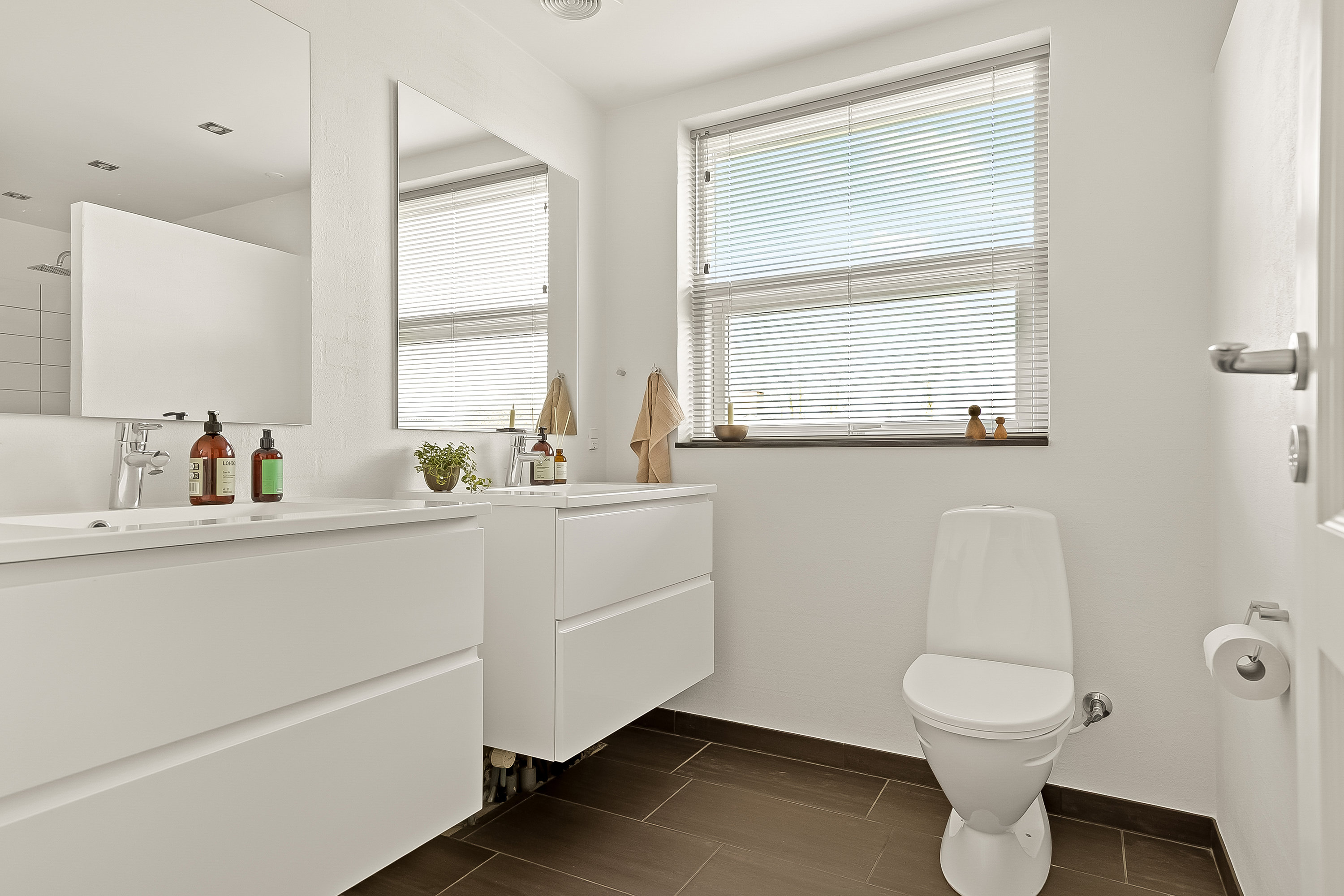 Fremhævet badeværelse billede i fuldskærmstilstand. Billede af Johan Skjoldborg Vej 10, 7182 Bredsten