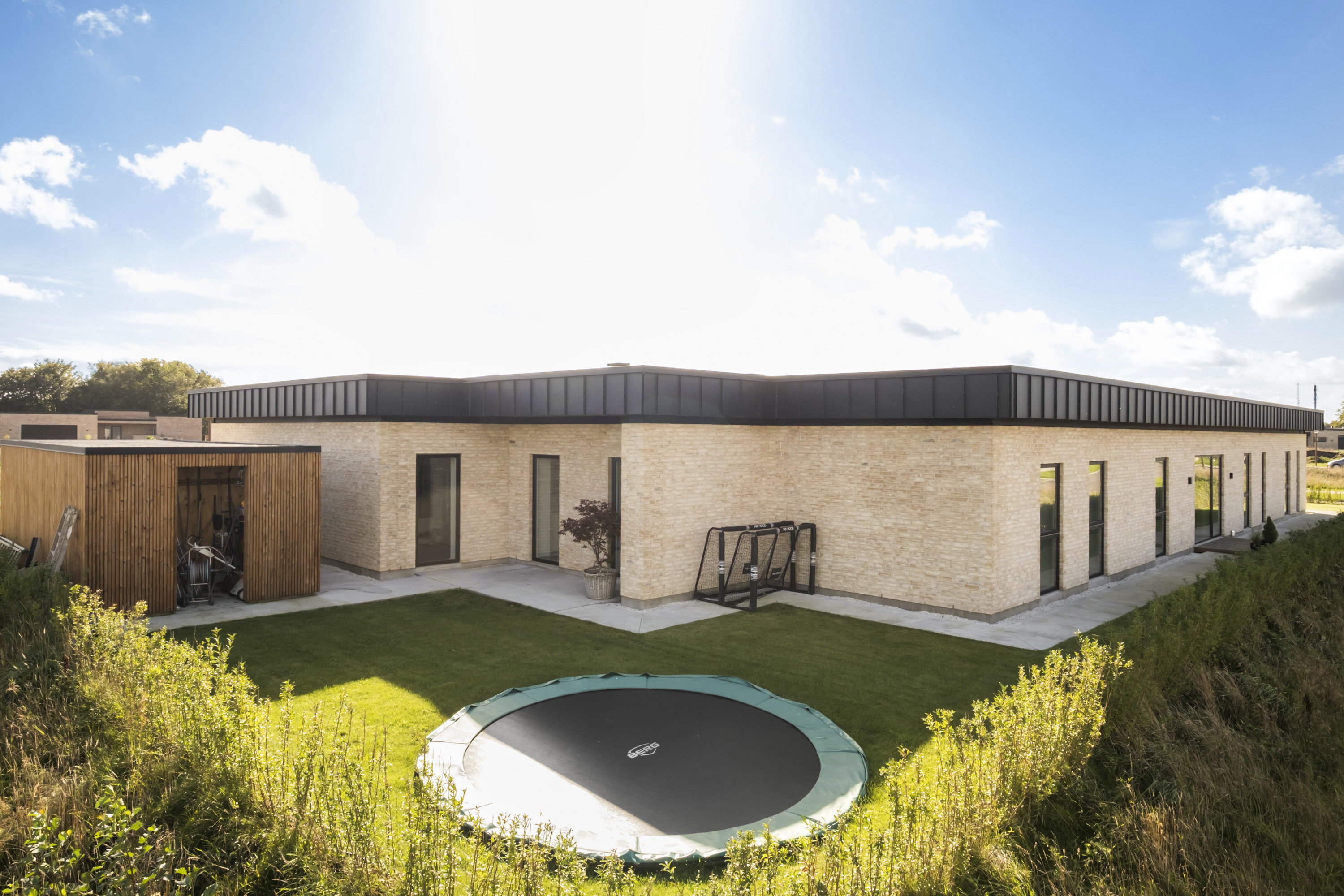 Fremhævet  billede i fuldskærmstilstand. Billede af Knøsgårds Alle 64, 9440 Aabybro