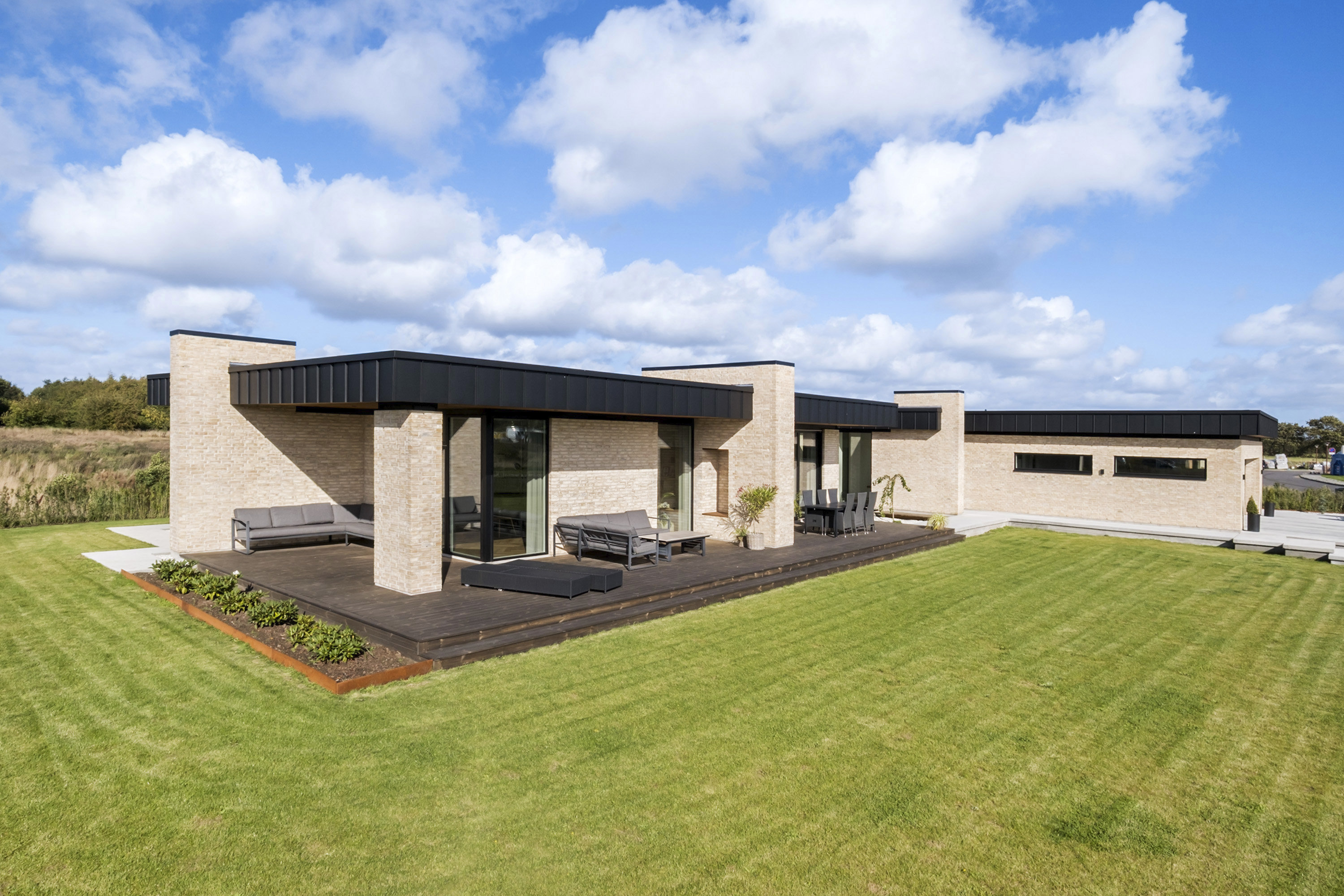 Fremhævet  billede i fuldskærmstilstand. Billede af Knøsgårds Alle 64, 9440 Aabybro