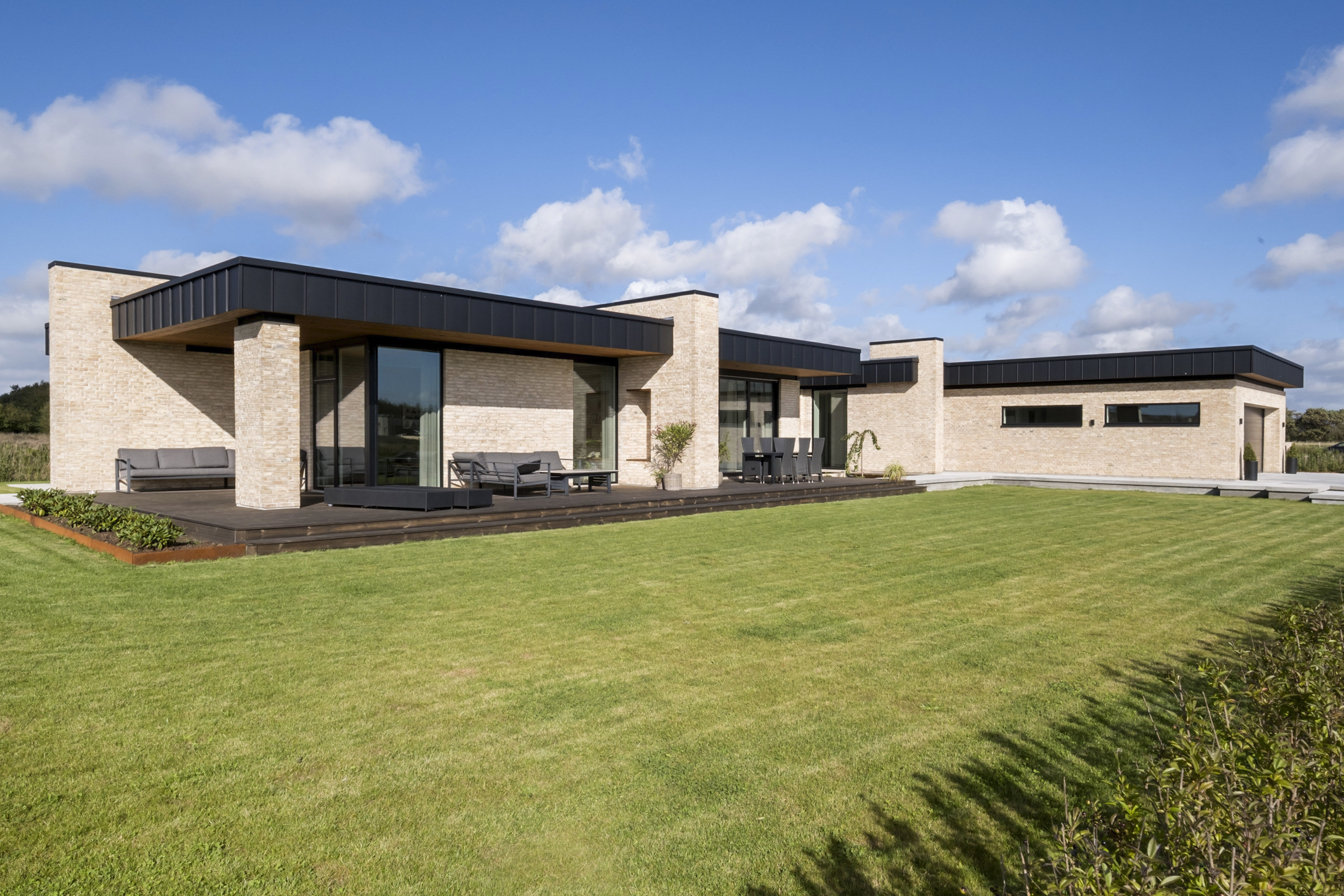 Fremhævet  billede i fuldskærmstilstand. Billede af Knøsgårds Alle 64, 9440 Aabybro