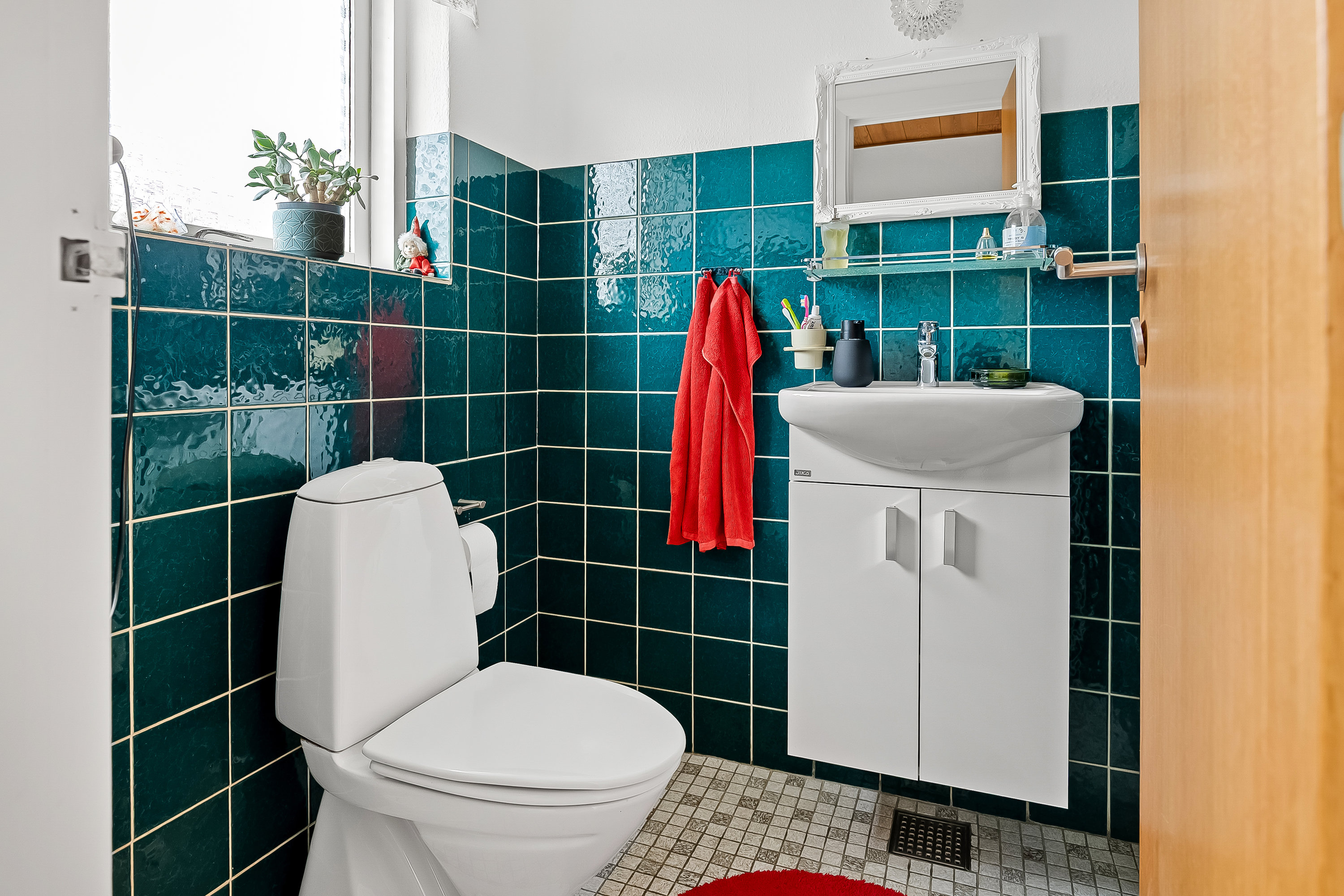 Fremhævet gæstetoilet billede i fuldskærmstilstand. Billede af Klosterbakken 10, Skærup, 7080 Børkop