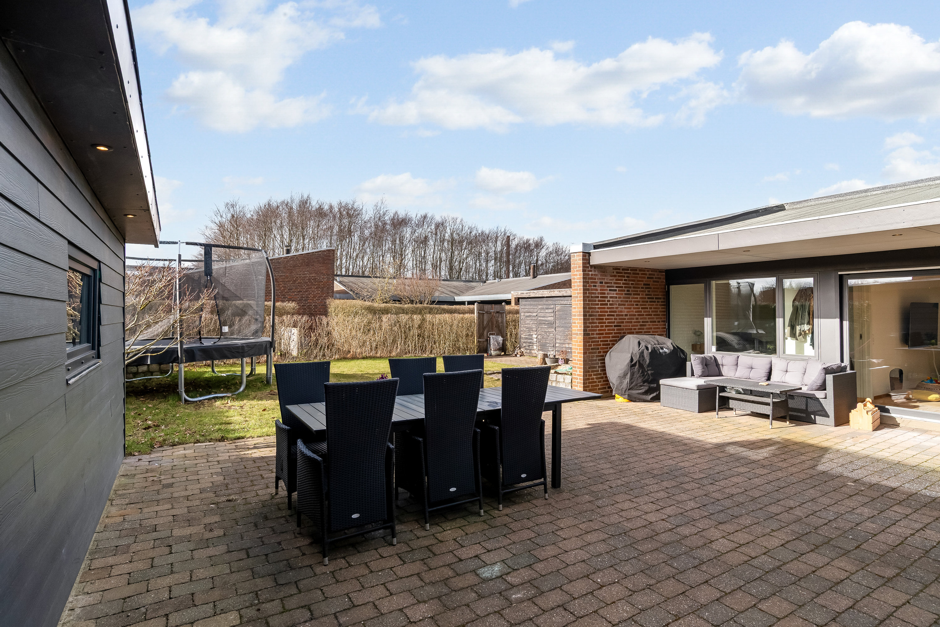 Fremhævet gårdhave billede i fuldskærmstilstand. Billede af Bachsvej 48, 7500 Holstebro