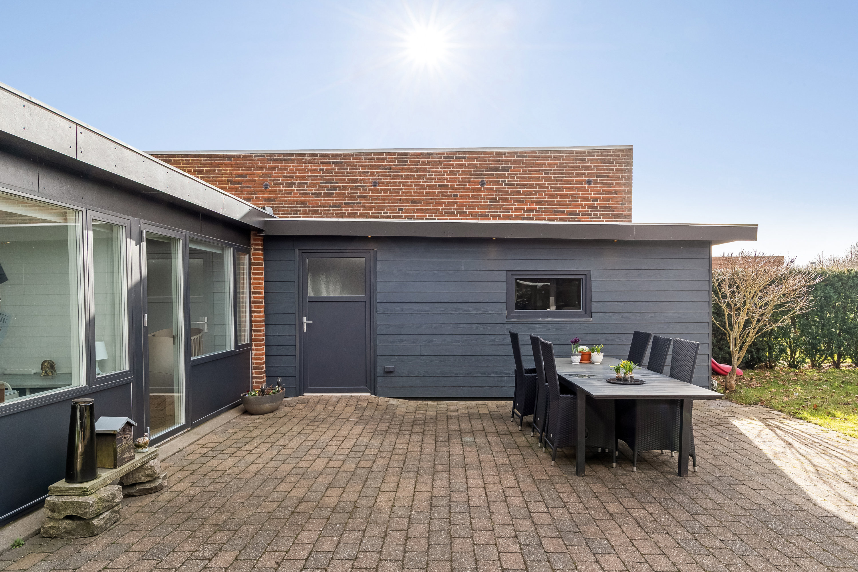 Fremhævet gårdhave billede i fuldskærmstilstand. Billede af Bachsvej 48, 7500 Holstebro