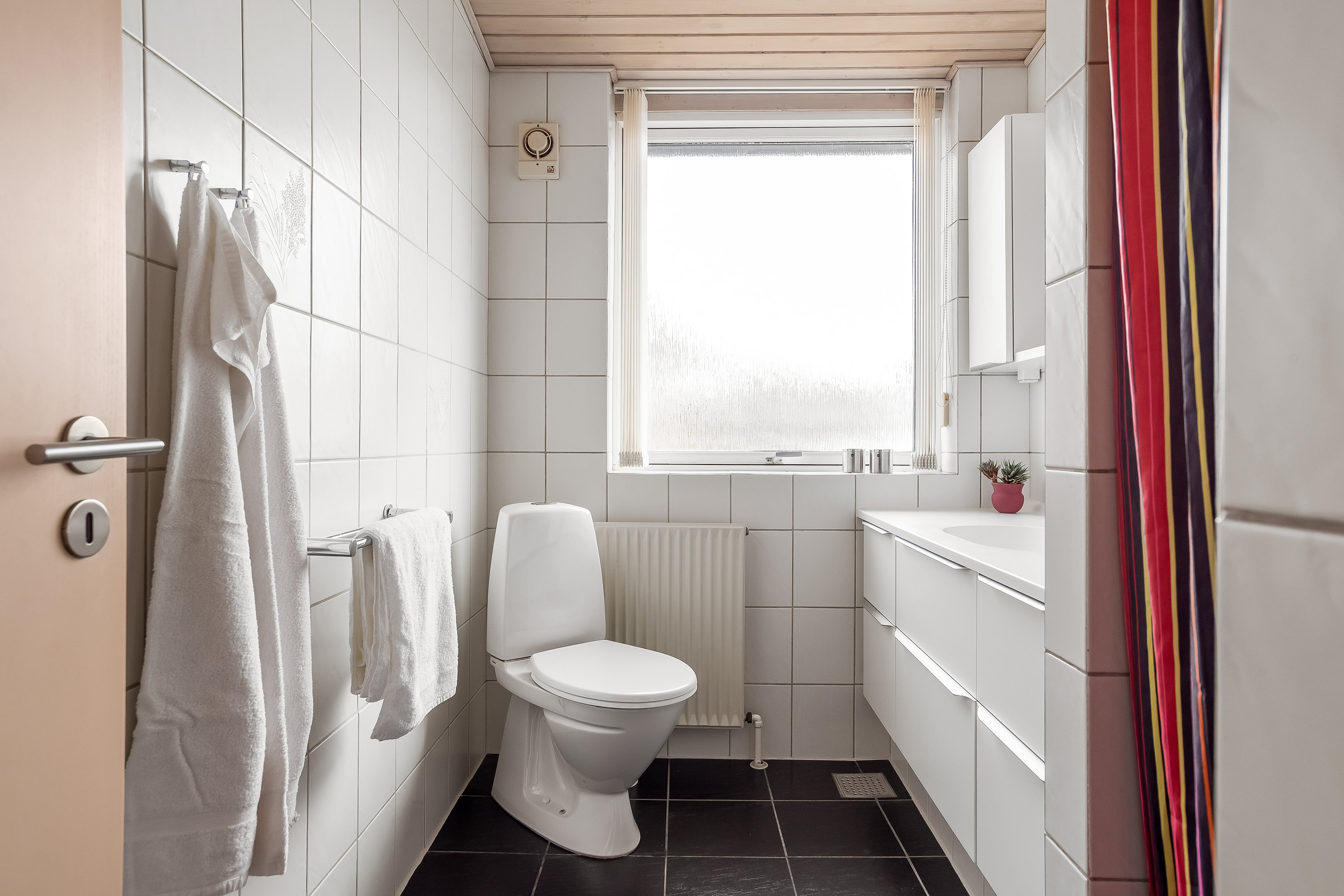 Fremhævet badeværelse billede i fuldskærmstilstand. Billede af Kaj Munks Vej 3, 7500 Holstebro