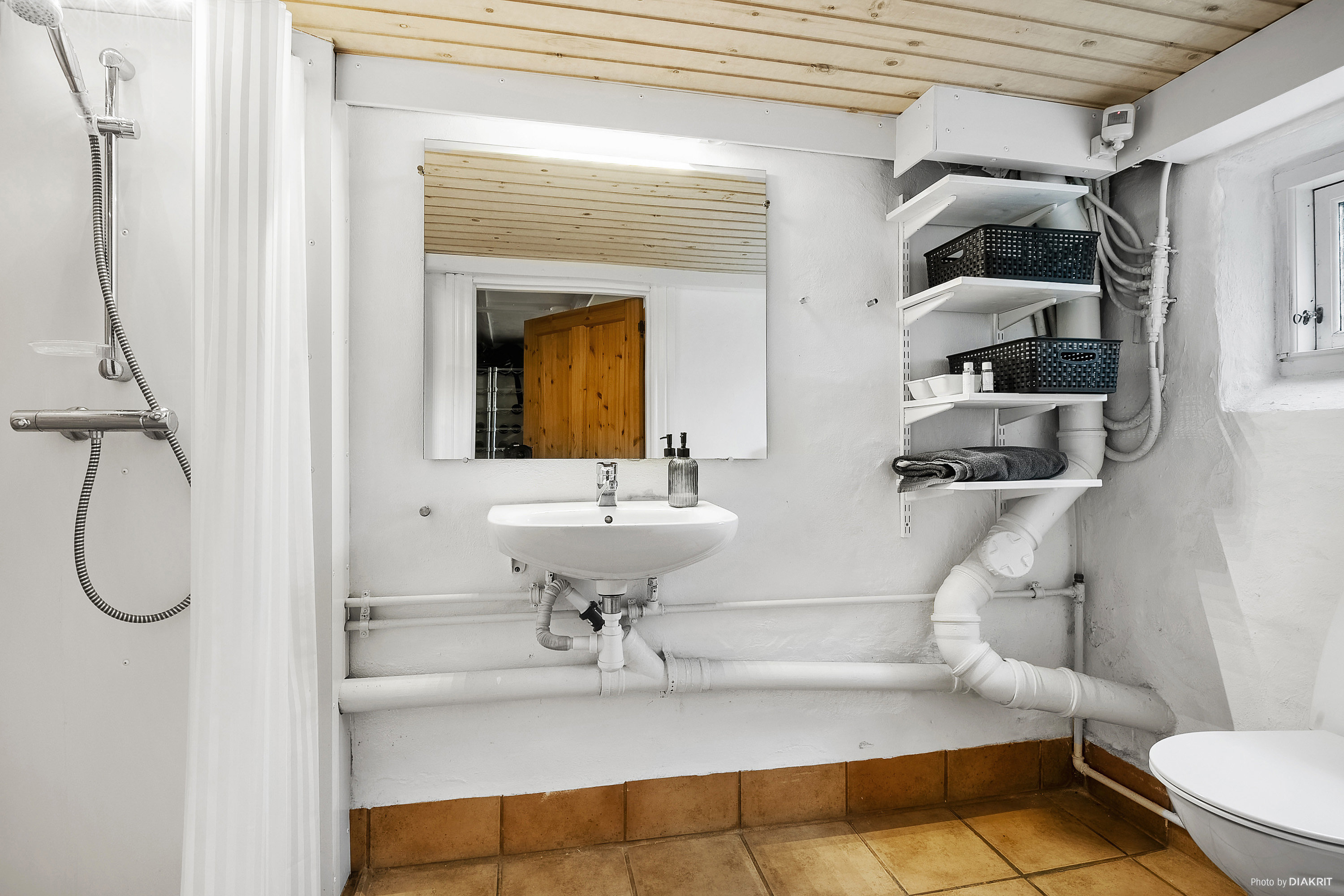 Fremhævet badeværelse billede i fuldskærmstilstand. Billede af Kongshusvej 590, Torrild, 8300 Odder