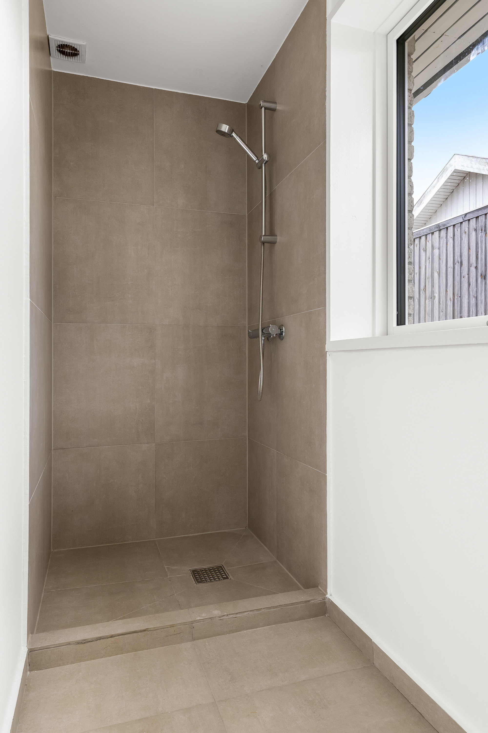 Fremhævet badeværelse billede i fuldskærmstilstand. Billede af Græsted Vænge 45, 3230 Græsted