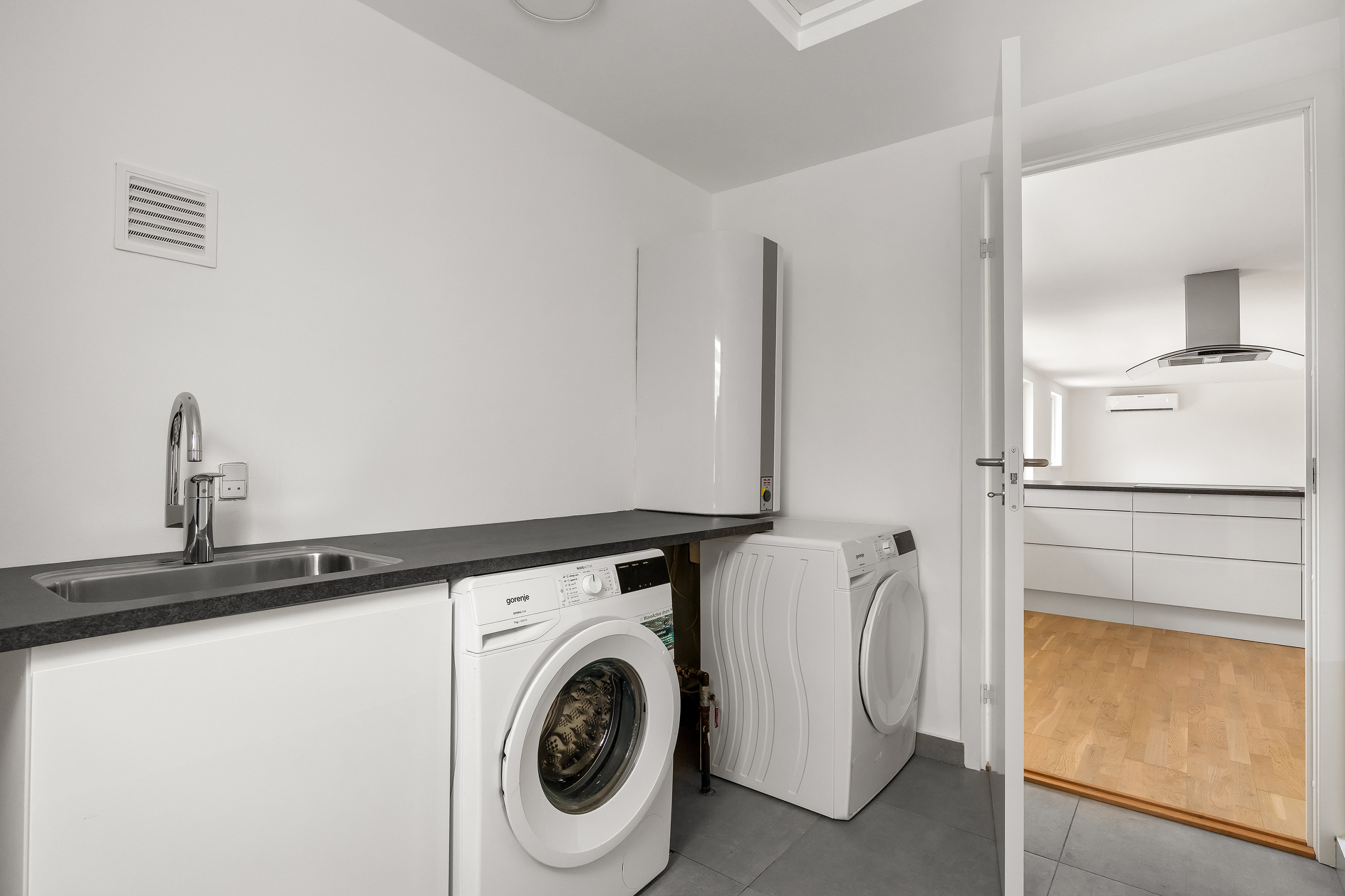 Fremhævet bryggers billede i fuldskærmstilstand. Billede af Græsted Vænge 45, 3230 Græsted