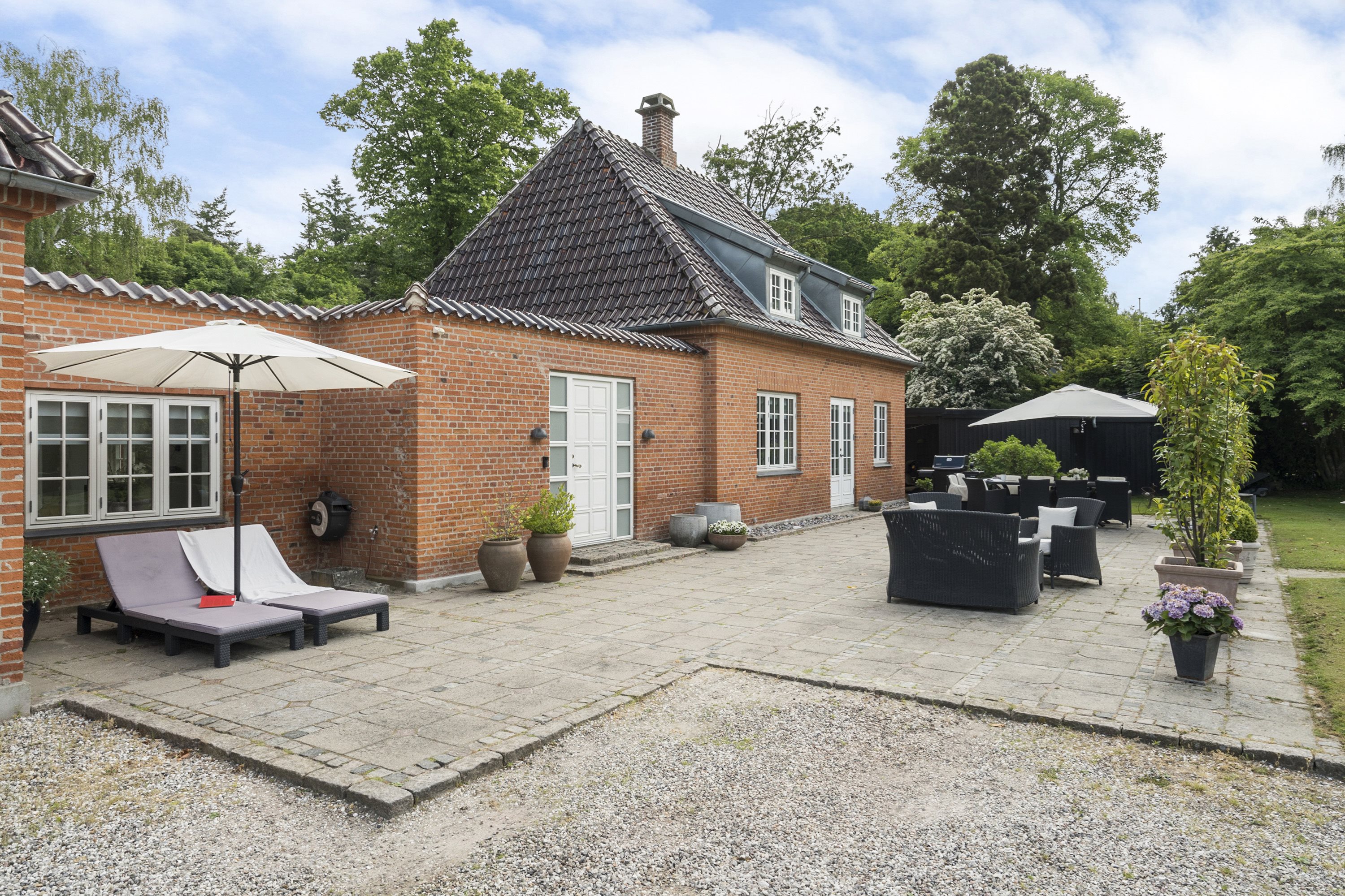 Fremhævet ejendommen billede i fuldskærmstilstand. Billede af Birkedamsvej 3, 3100 Hornbæk