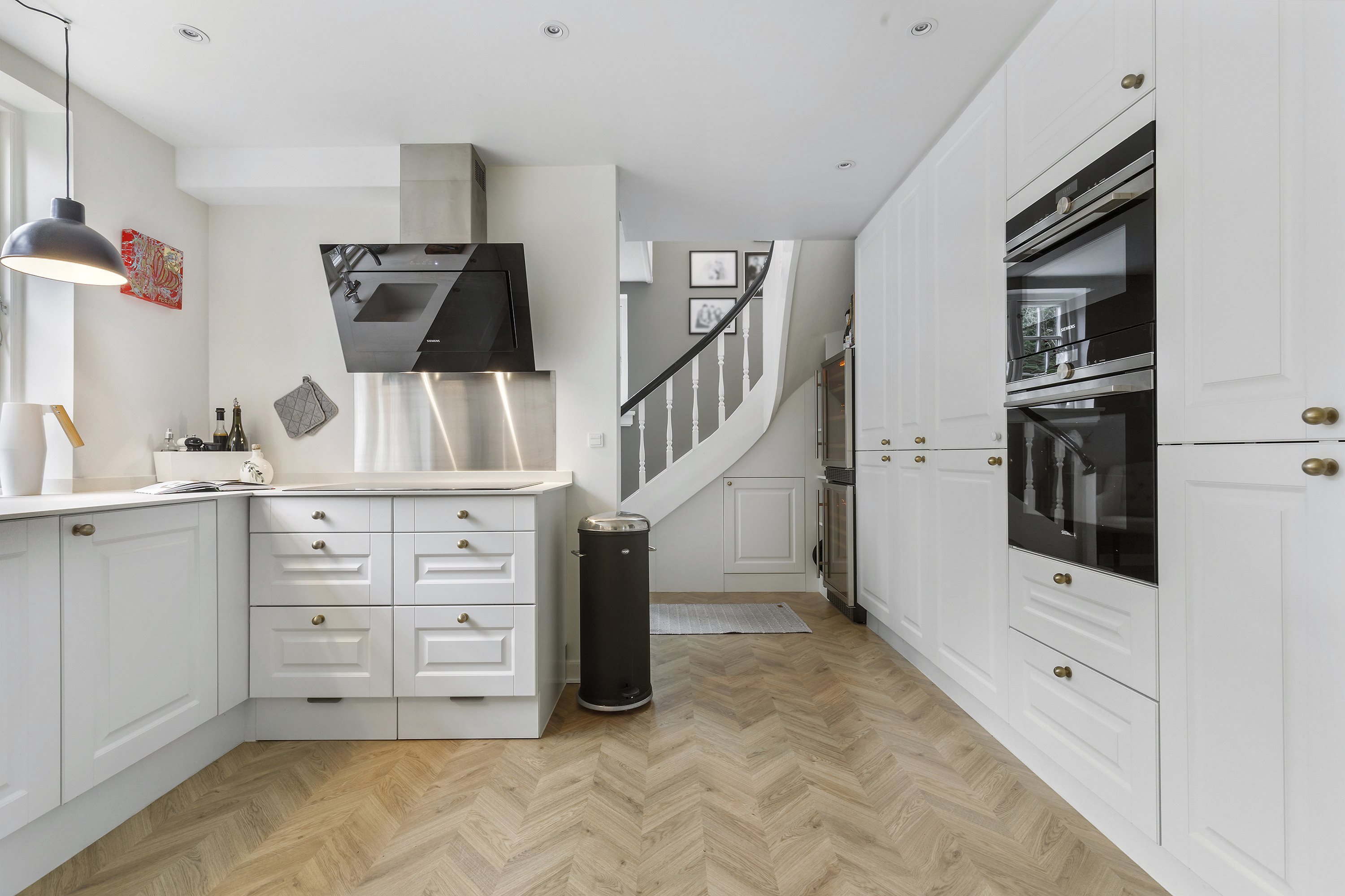 Fremhævet køkken billede i fuldskærmstilstand. Billede af Birkedamsvej 3, 3100 Hornbæk