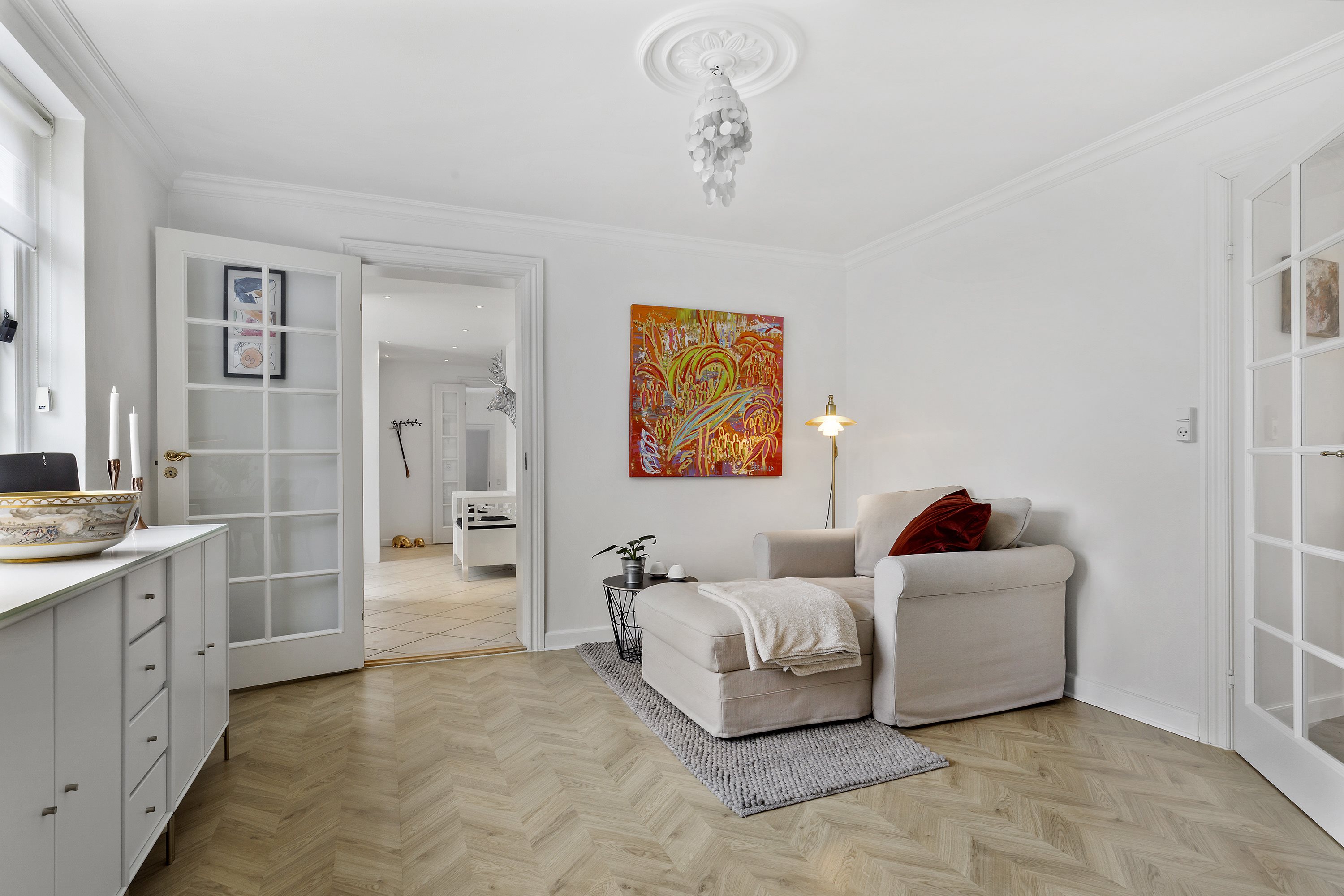 Fremhævet stue billede i fuldskærmstilstand. Billede af Birkedamsvej 3, 3100 Hornbæk