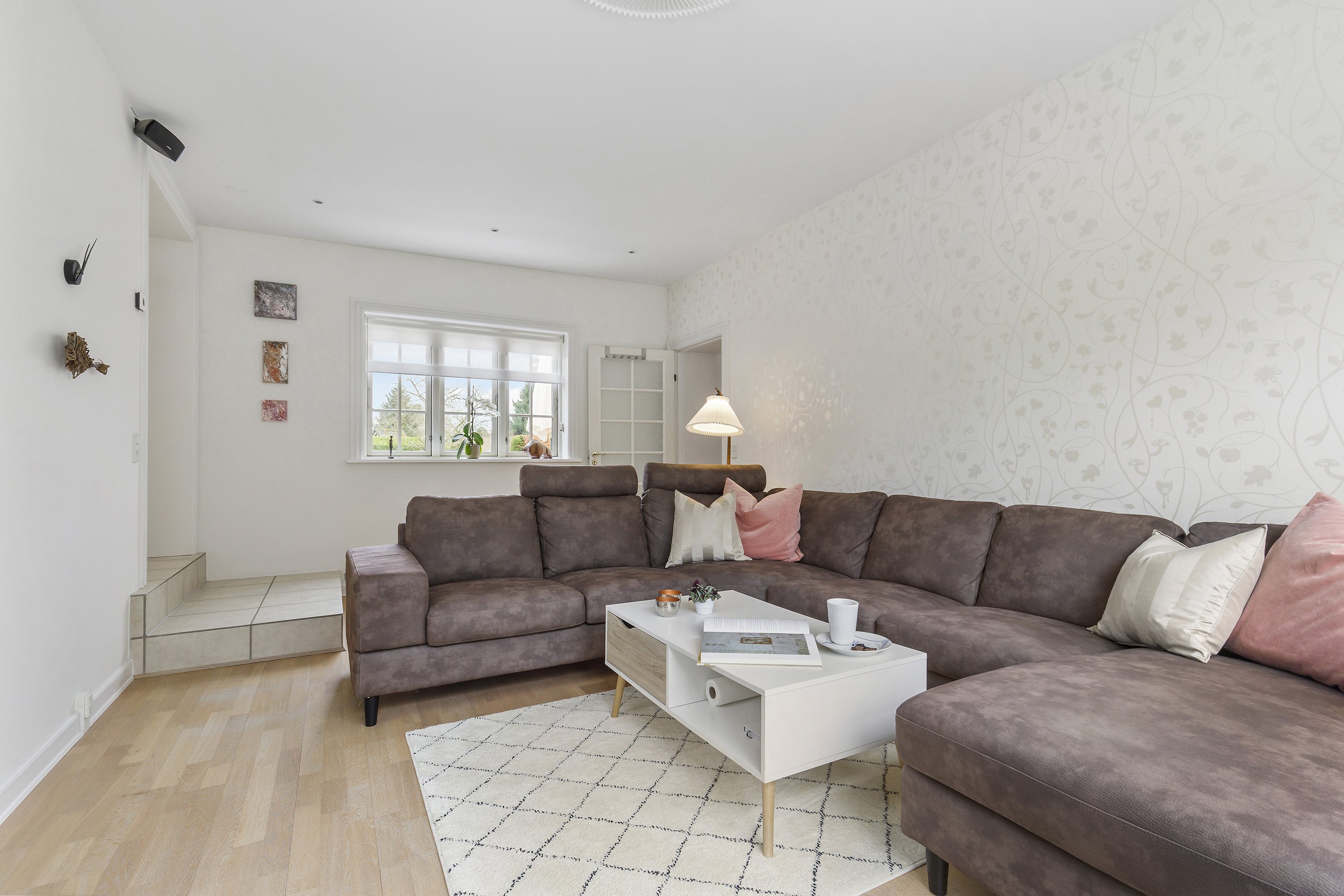 Fremhævet stue billede i fuldskærmstilstand. Billede af Birkedamsvej 3, 3100 Hornbæk