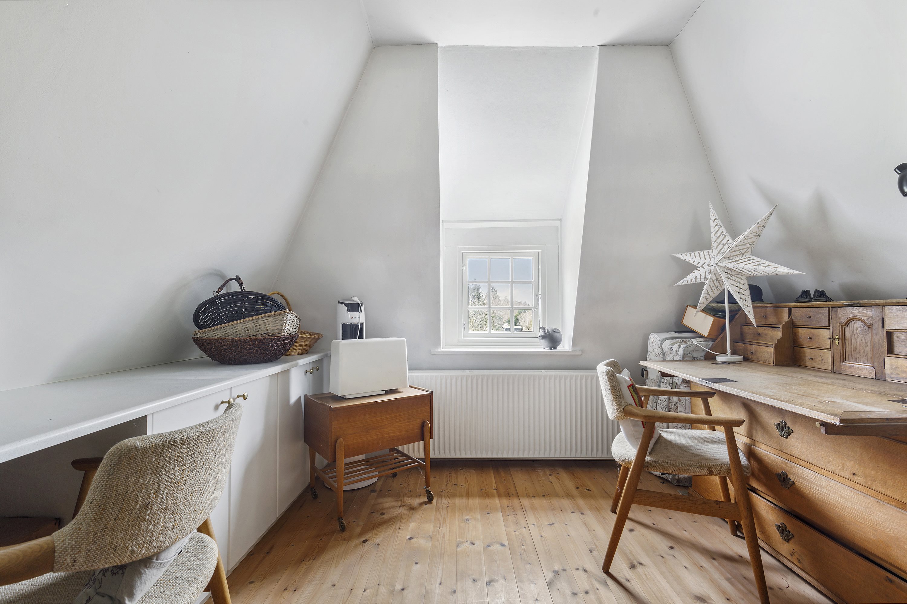 Fremhævet kontor billede i fuldskærmstilstand. Billede af Birkedamsvej 3, 3100 Hornbæk