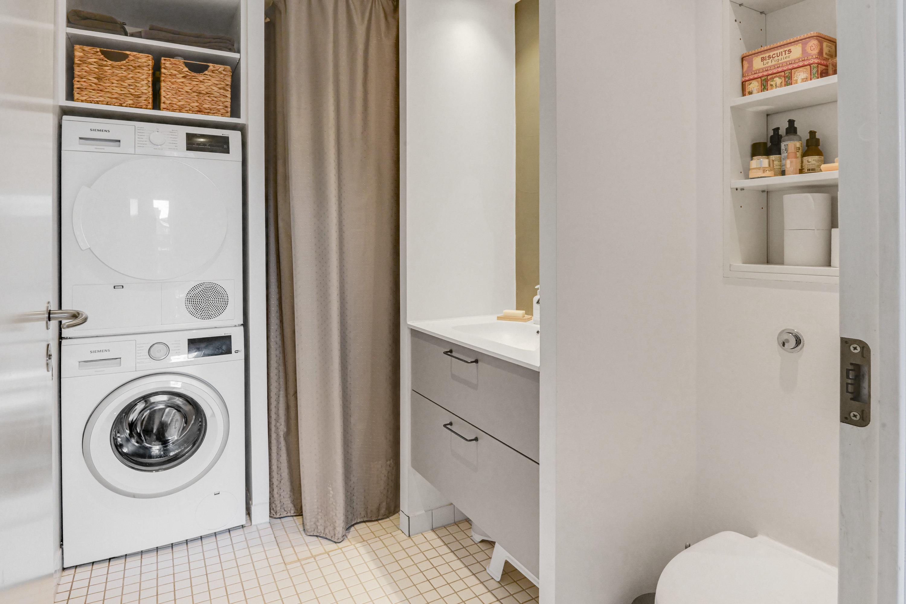 Fremhævet badeværelse billede i fuldskærmstilstand. Billede af C.F. Møllers Allé 68, 6. th., 2300 København S