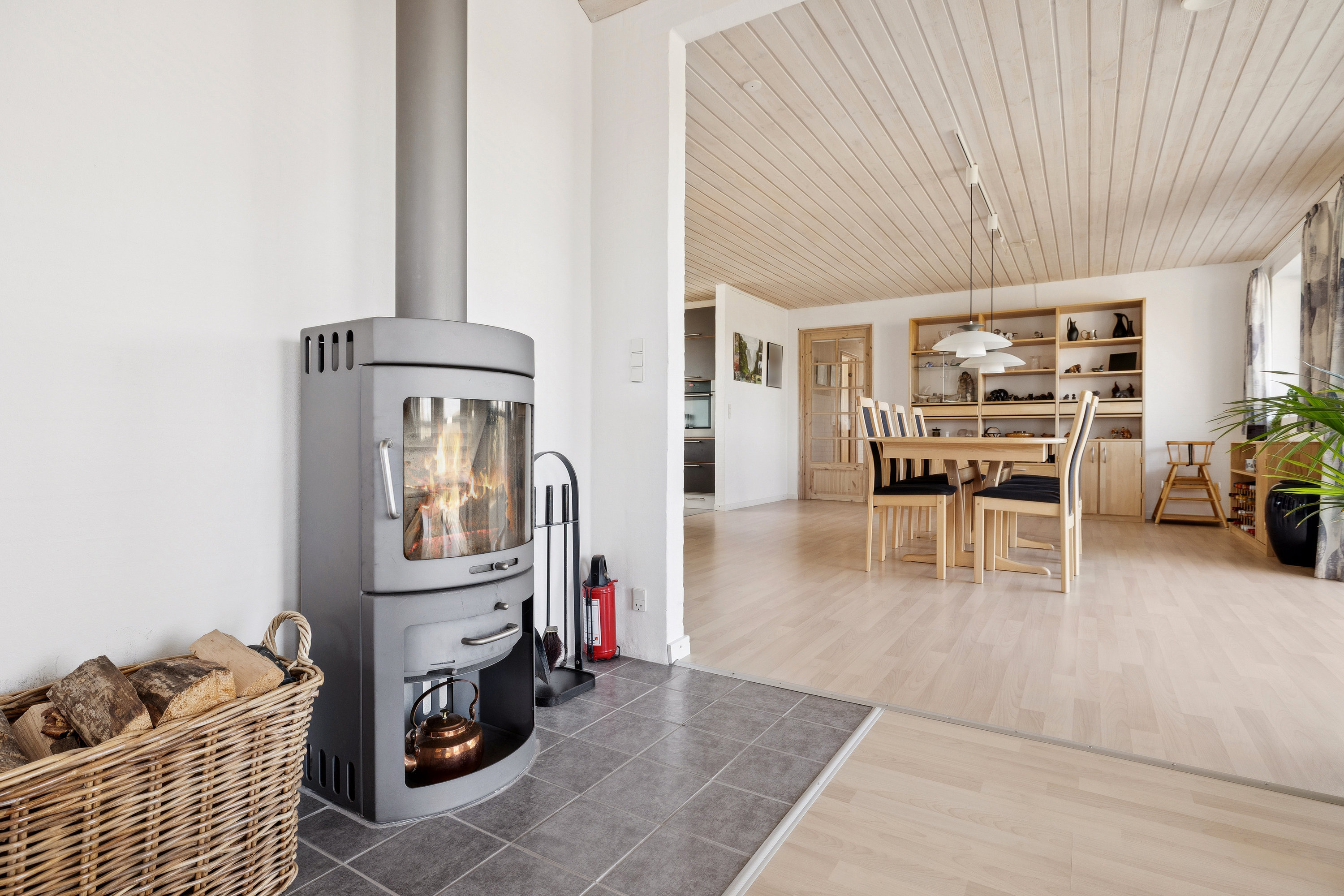 Fremhævet stue billede i fuldskærmstilstand. Billede af Præstehaven 11, Hylke, 8660 Skanderborg