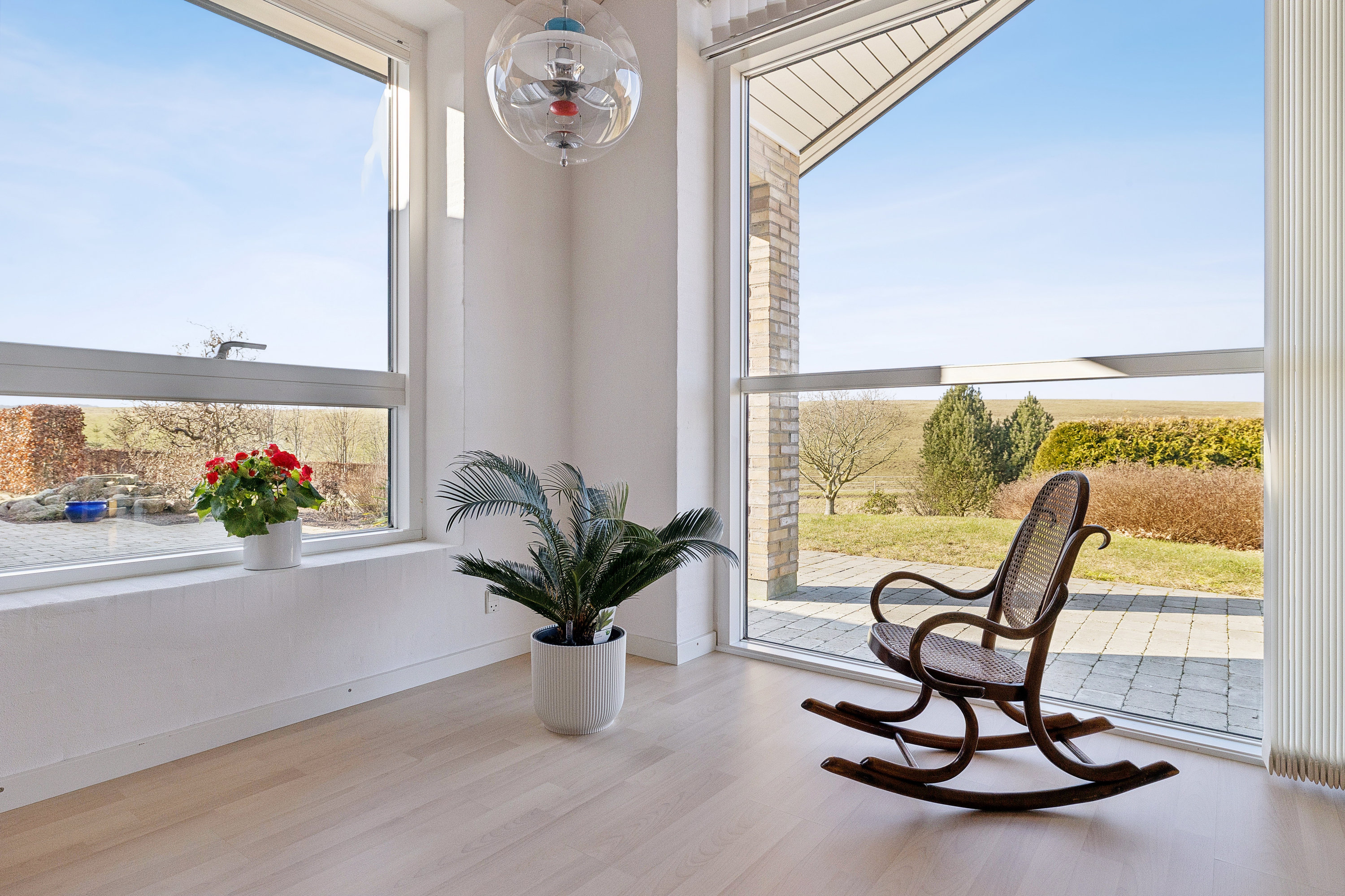 Fremhævet stue billede i fuldskærmstilstand. Billede af Præstehaven 11, Hylke, 8660 Skanderborg